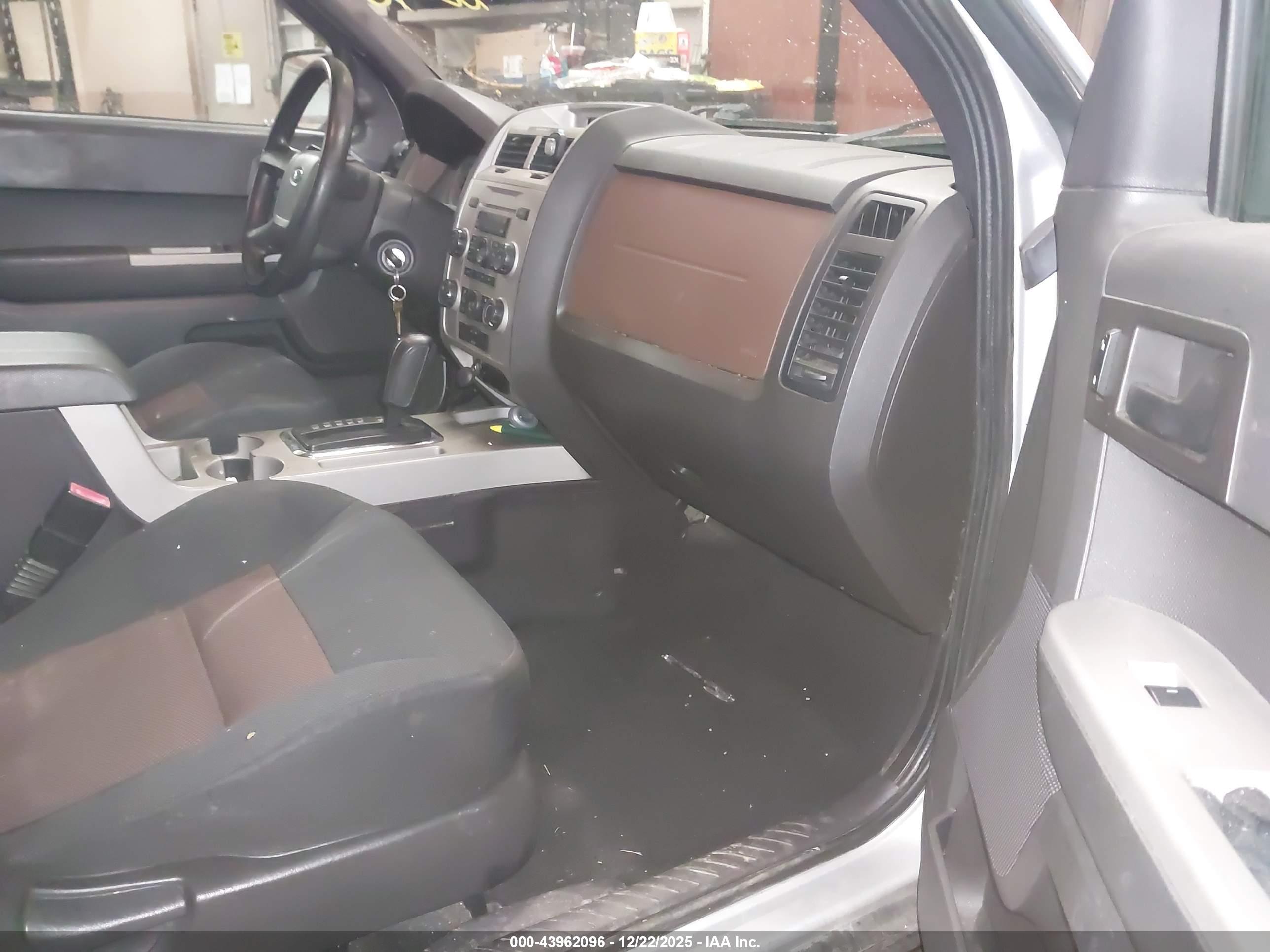 FORD ESCAPE image 5