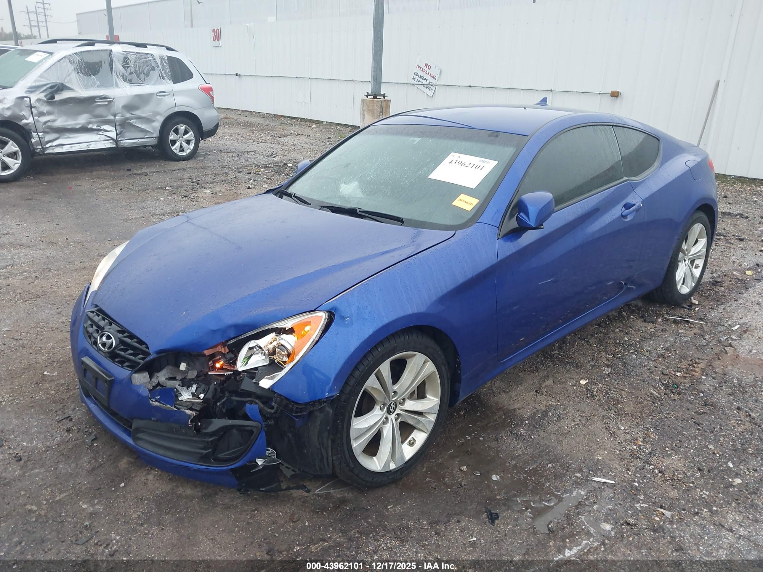 HYUNDAI GENESIS image 2