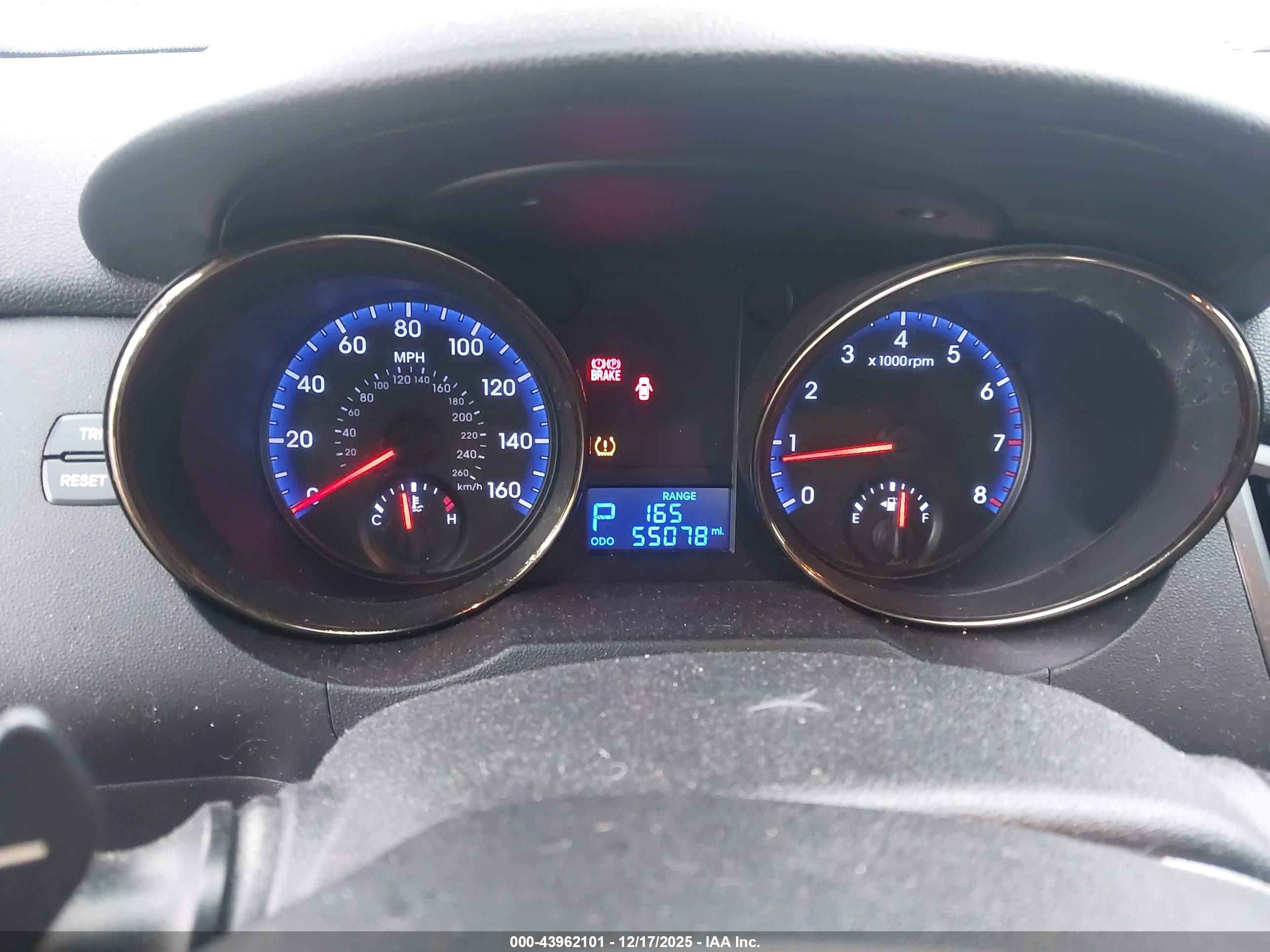 HYUNDAI GENESIS image 7