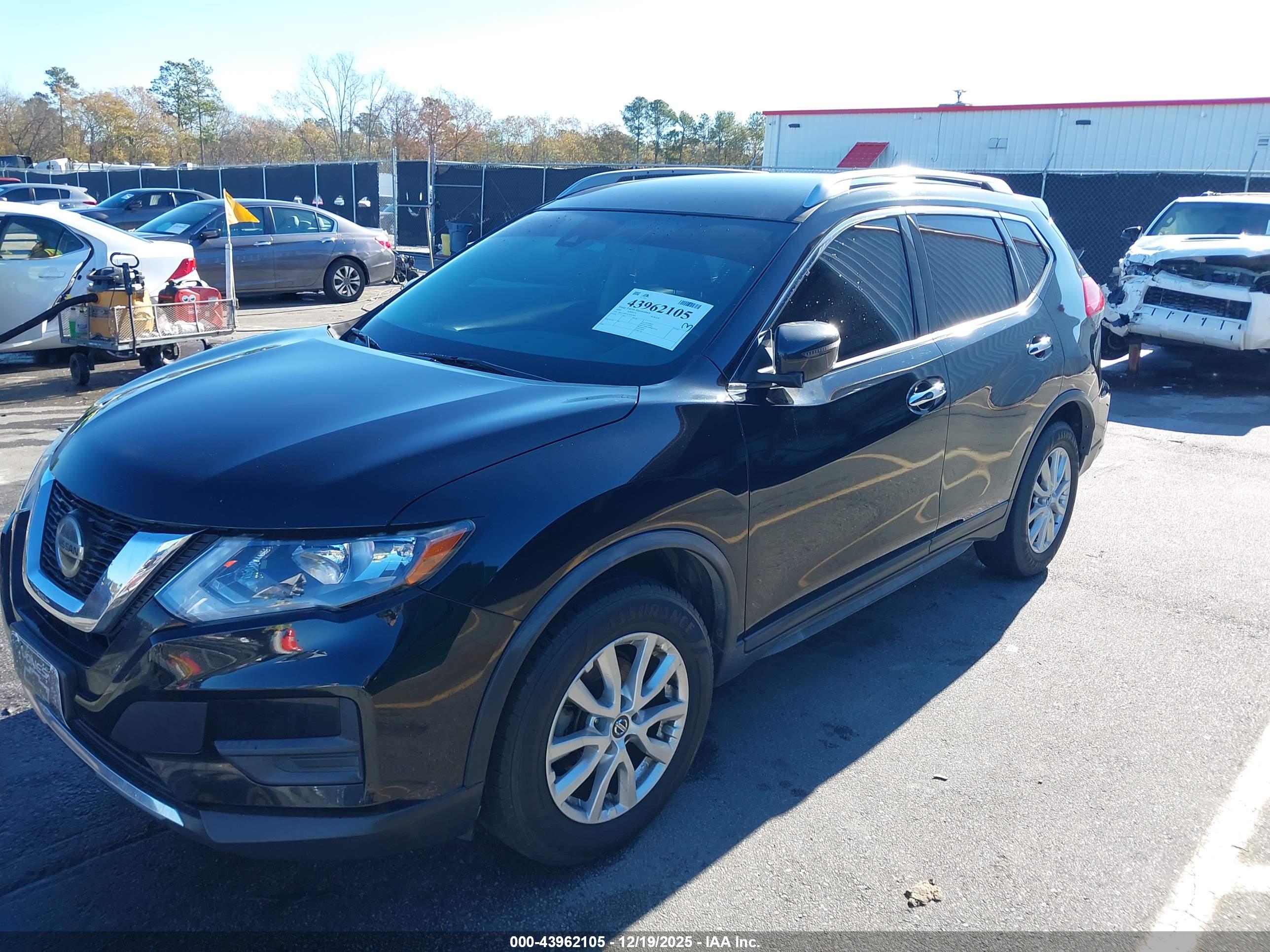 NISSAN ROGUE image 2