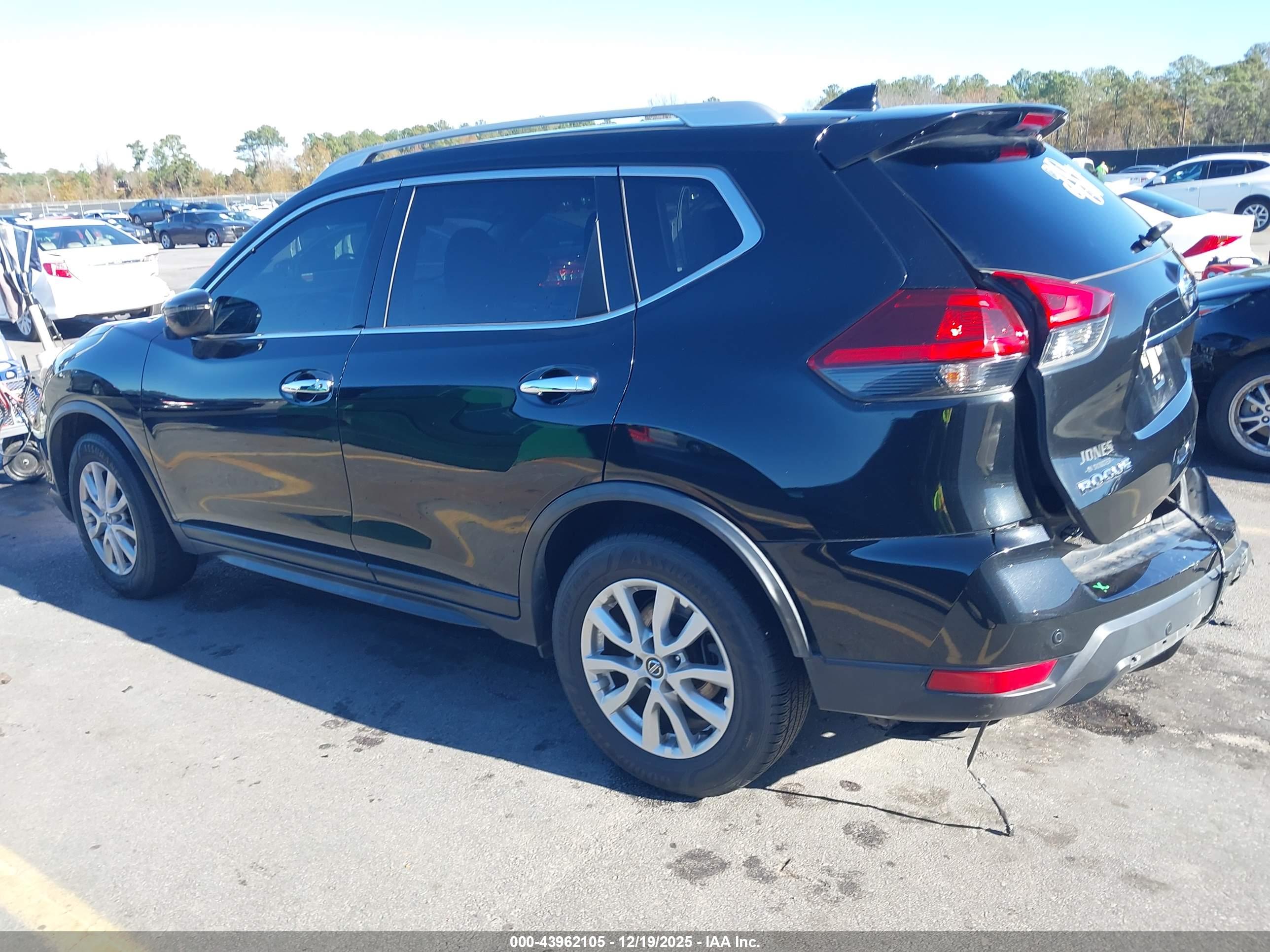 NISSAN ROGUE image 3