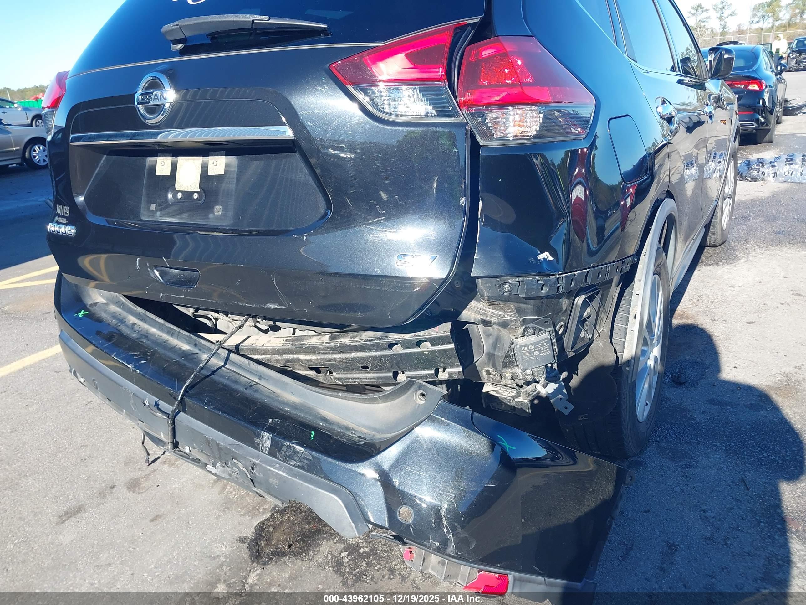 NISSAN ROGUE image 6
