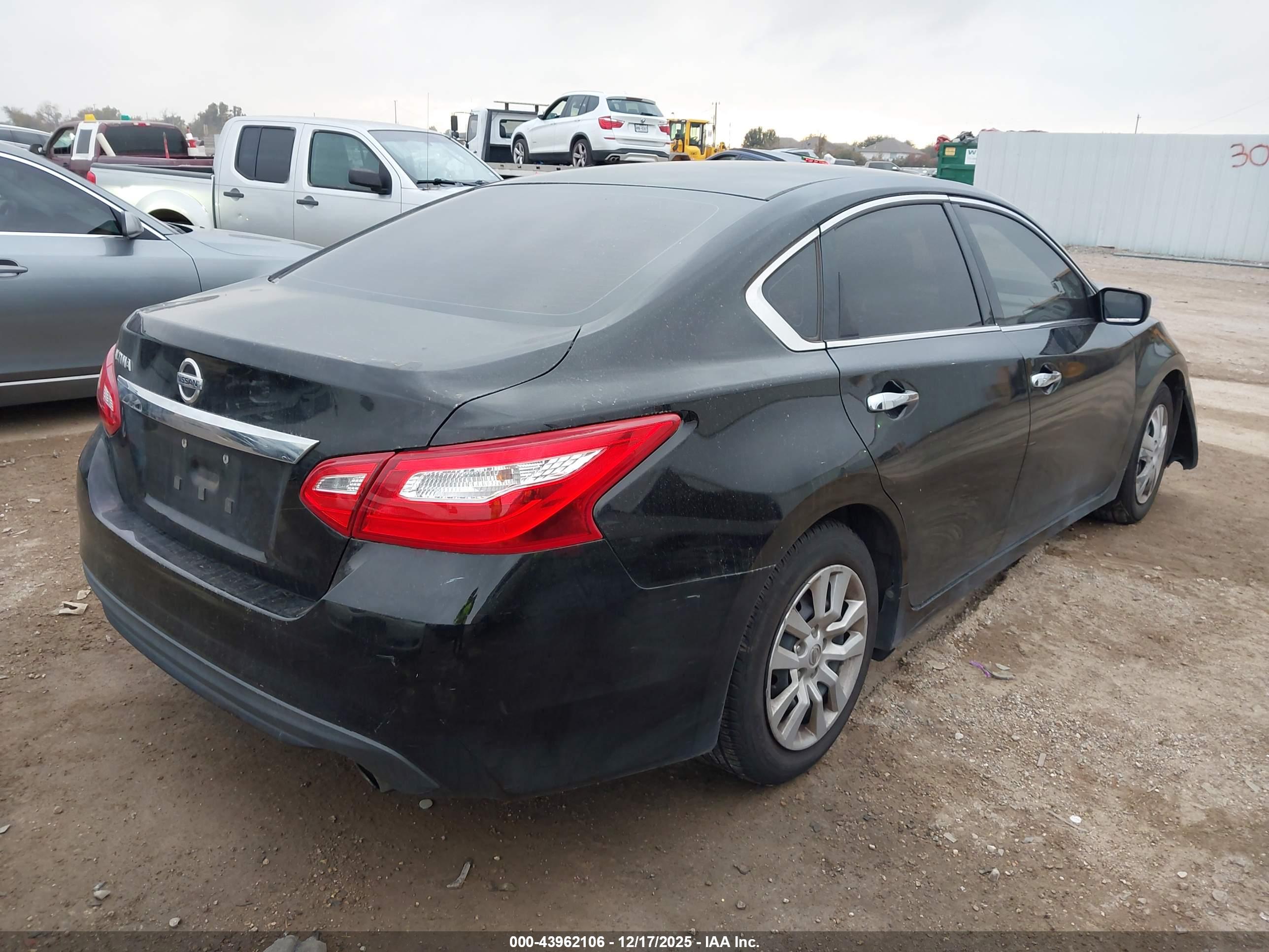 NISSAN ALTIMA image 4