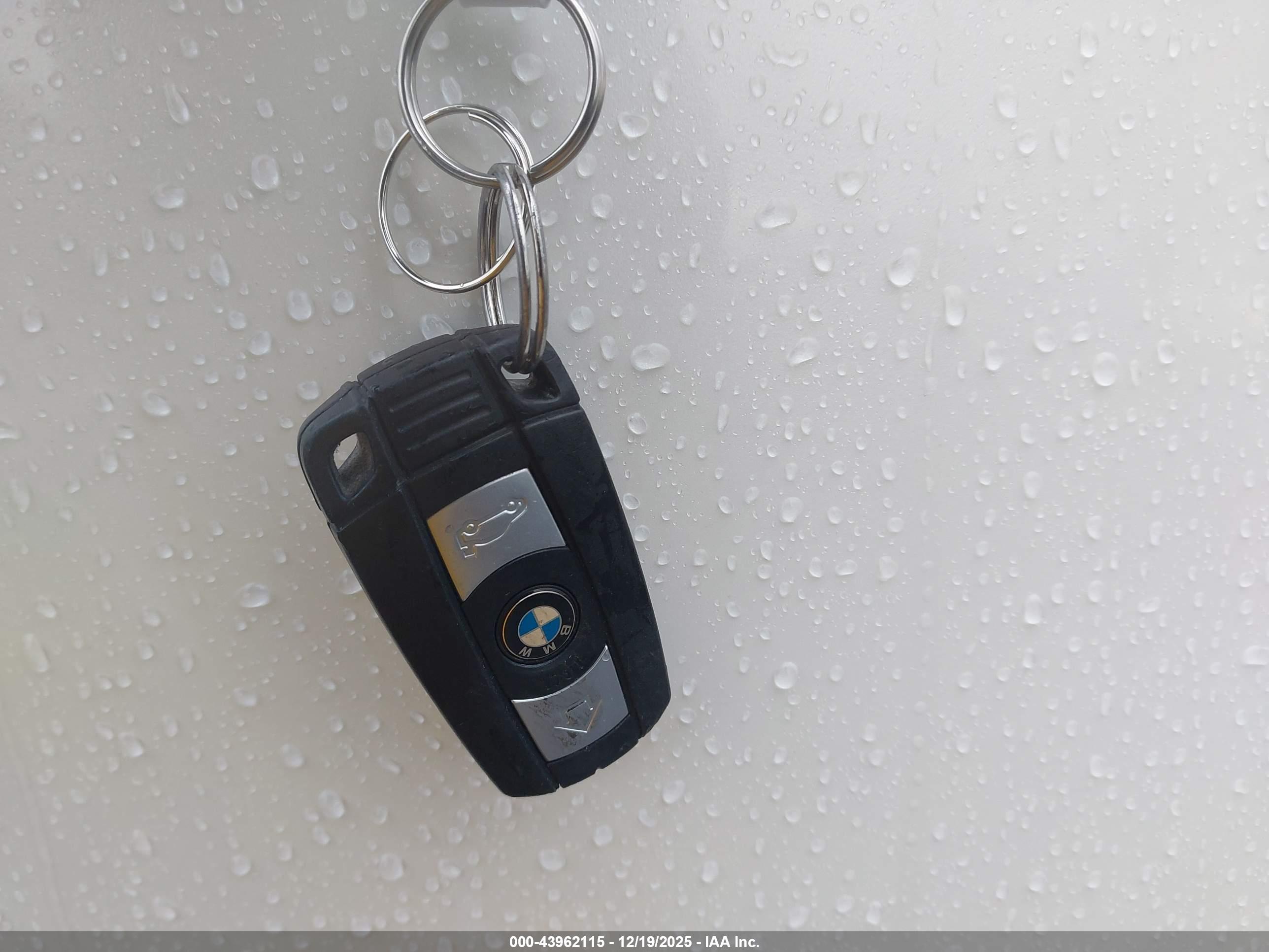 BMW 335XI image 11