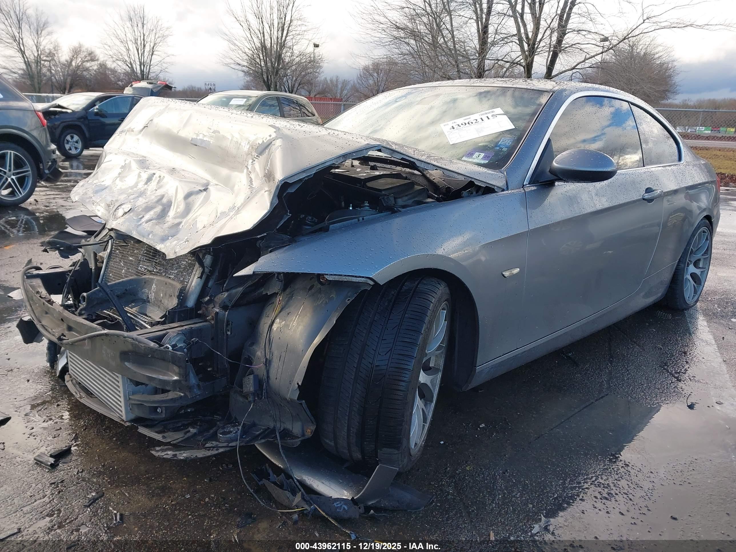 BMW 335XI image 2