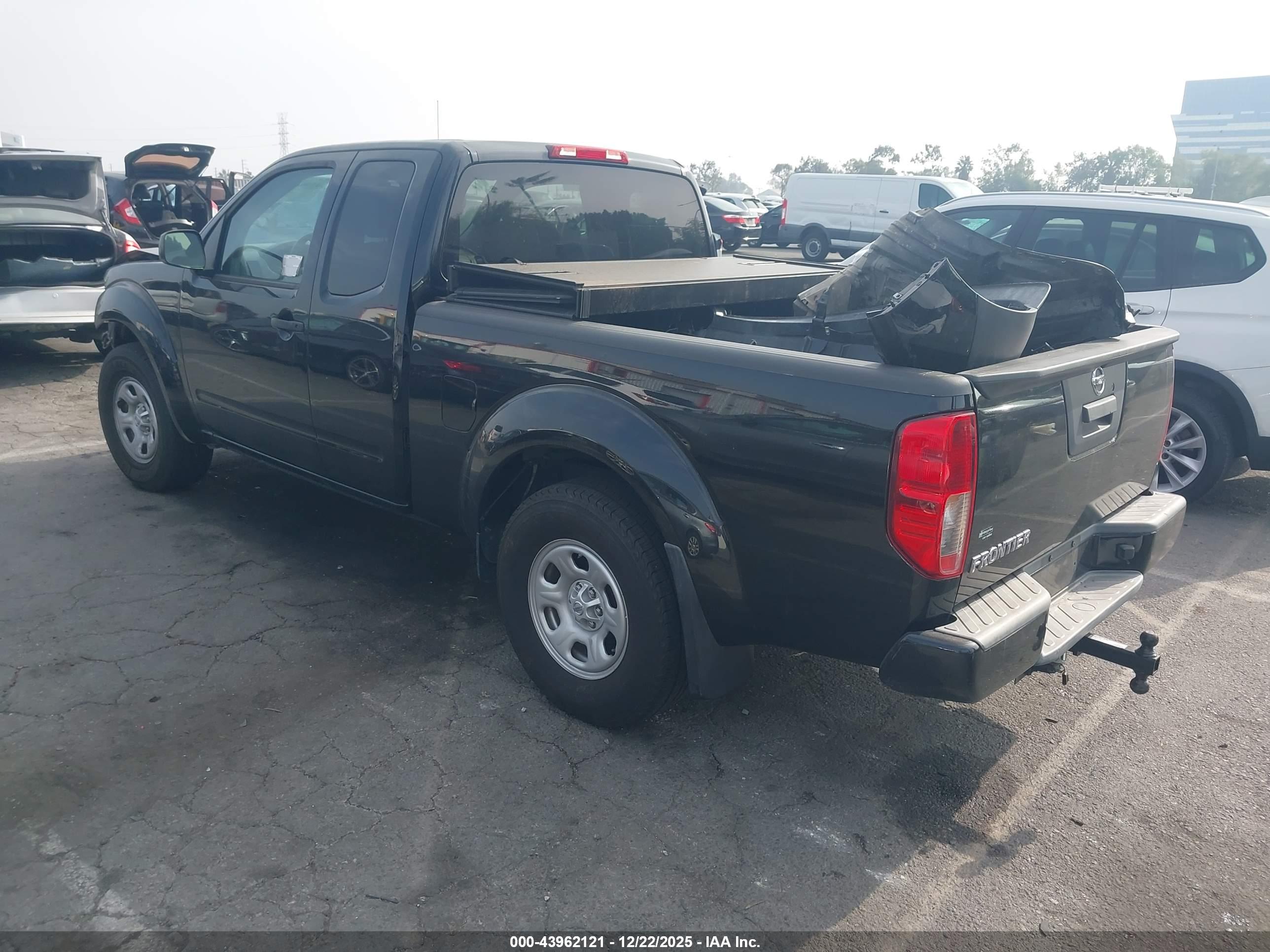 NISSAN FRONTIER image 3
