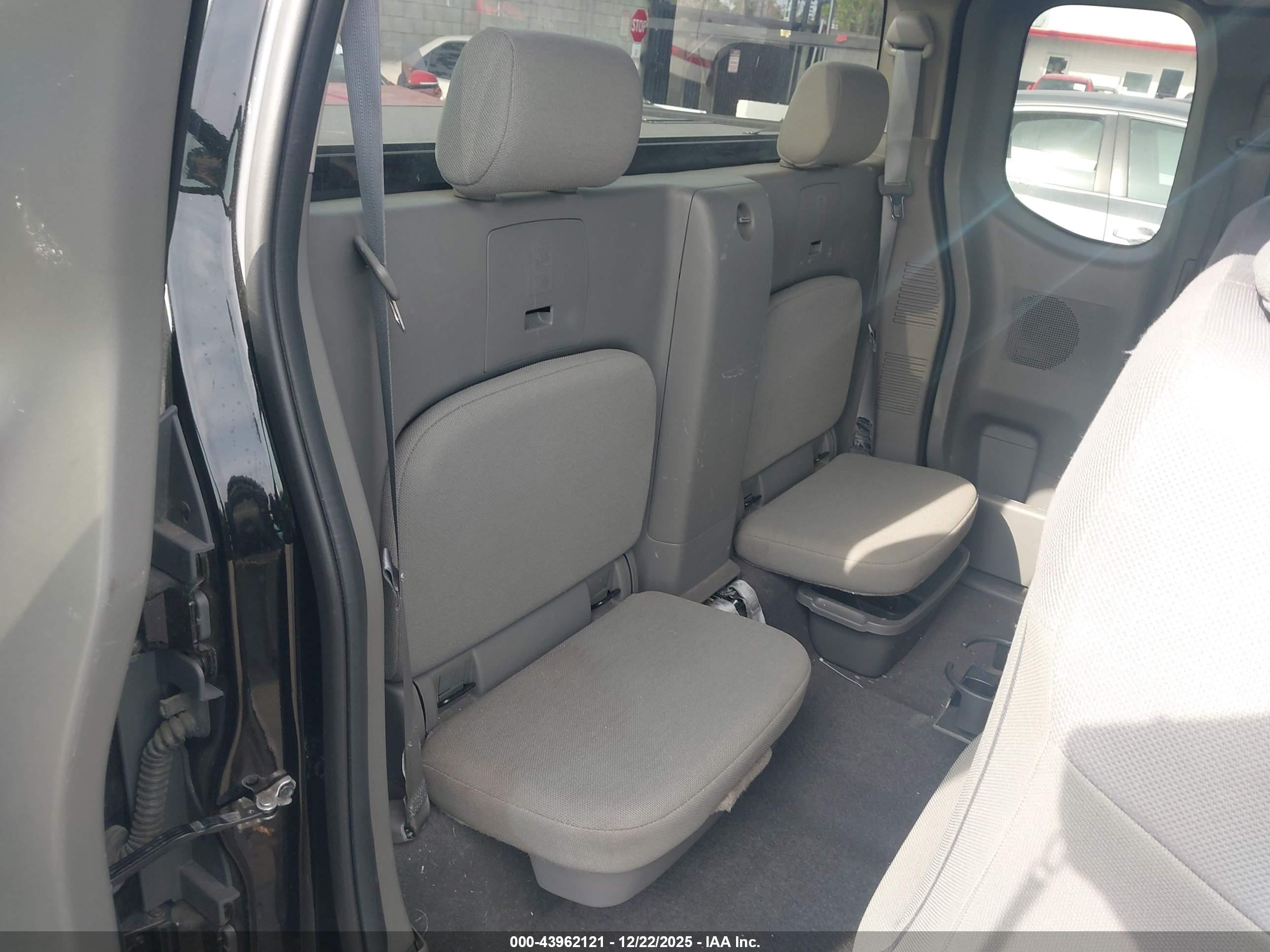 NISSAN FRONTIER image 8