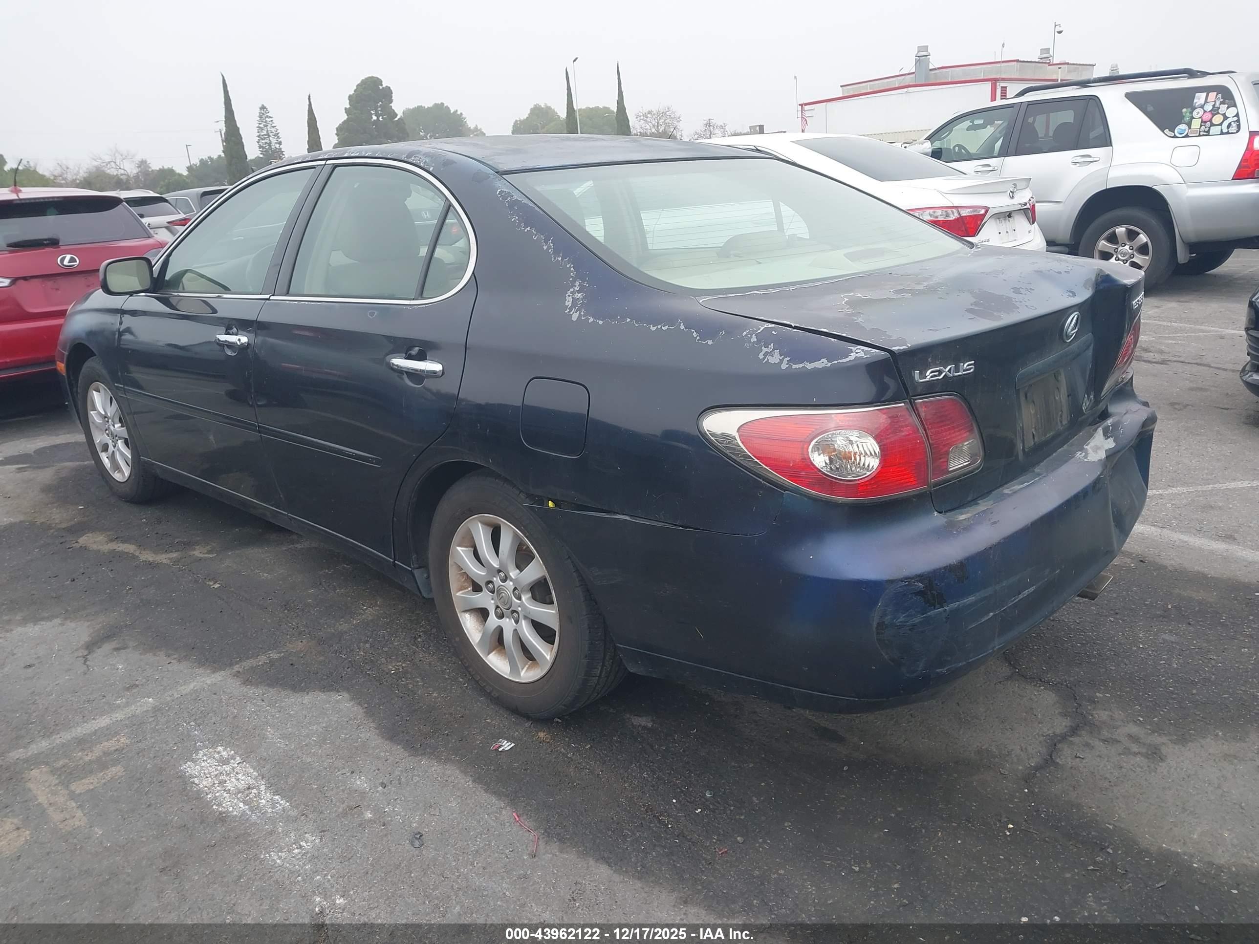 LEXUS ES image 3