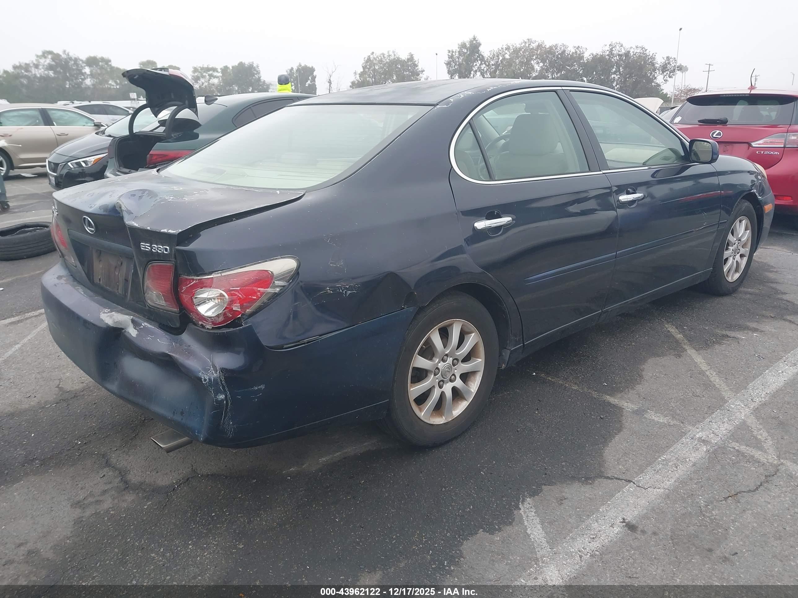 LEXUS ES image 4