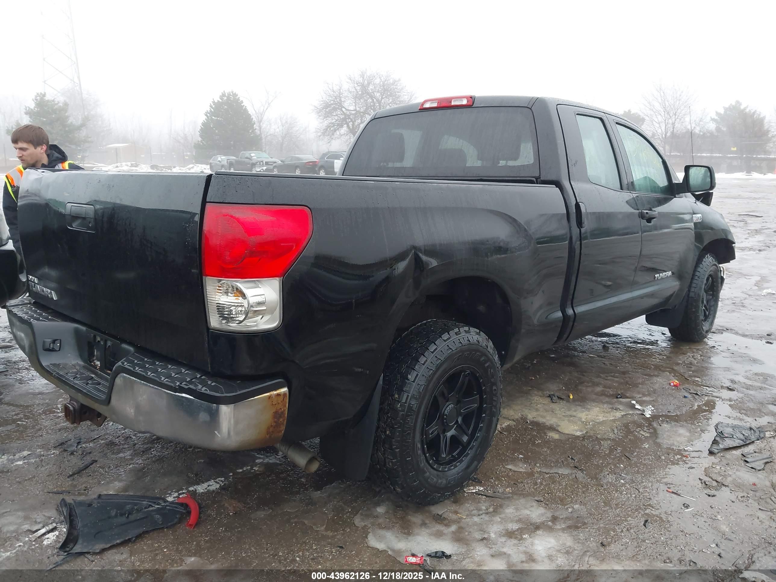 TOYOTA TUNDRA image 4