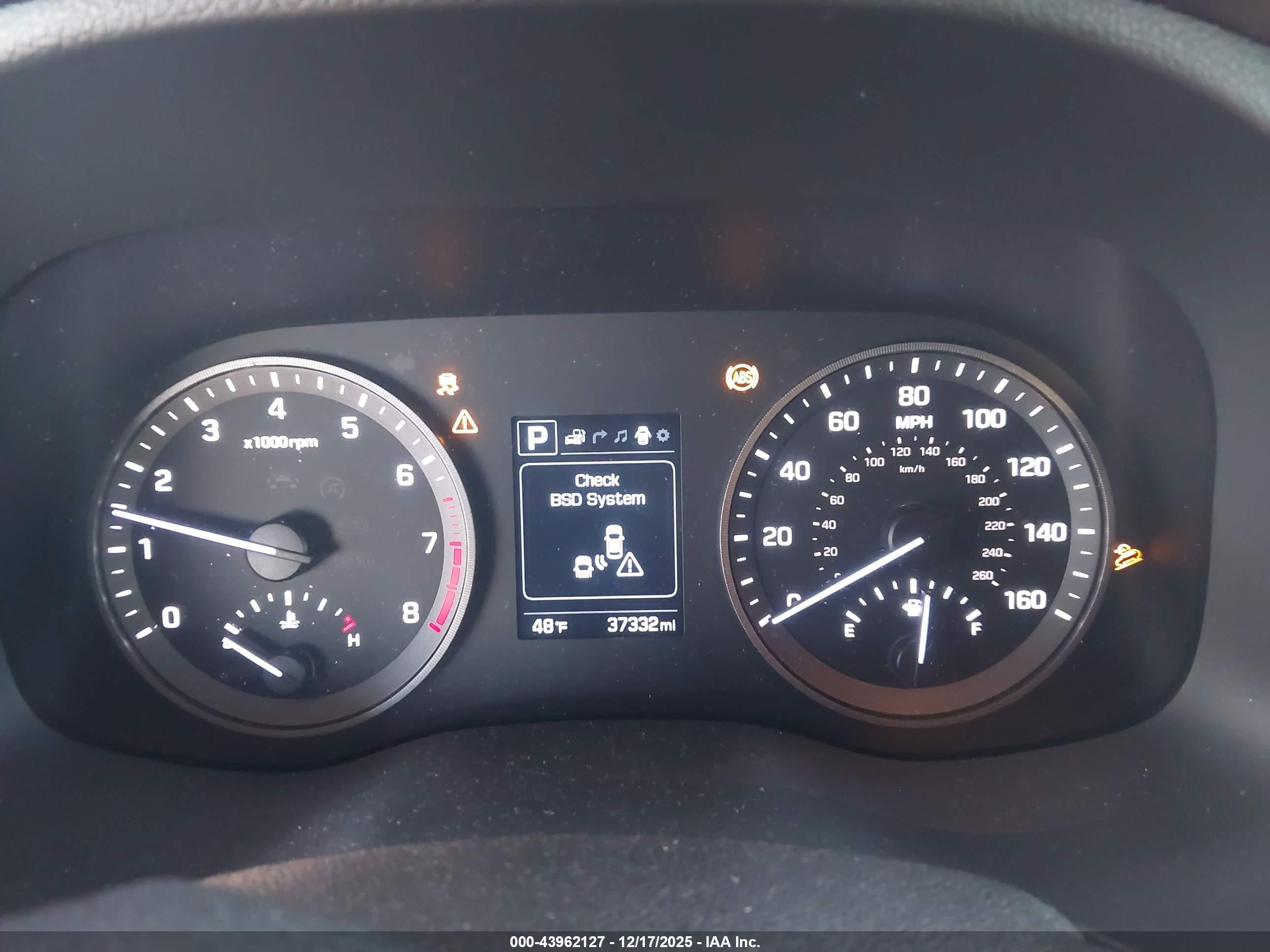 HYUNDAI TUCSON image 7