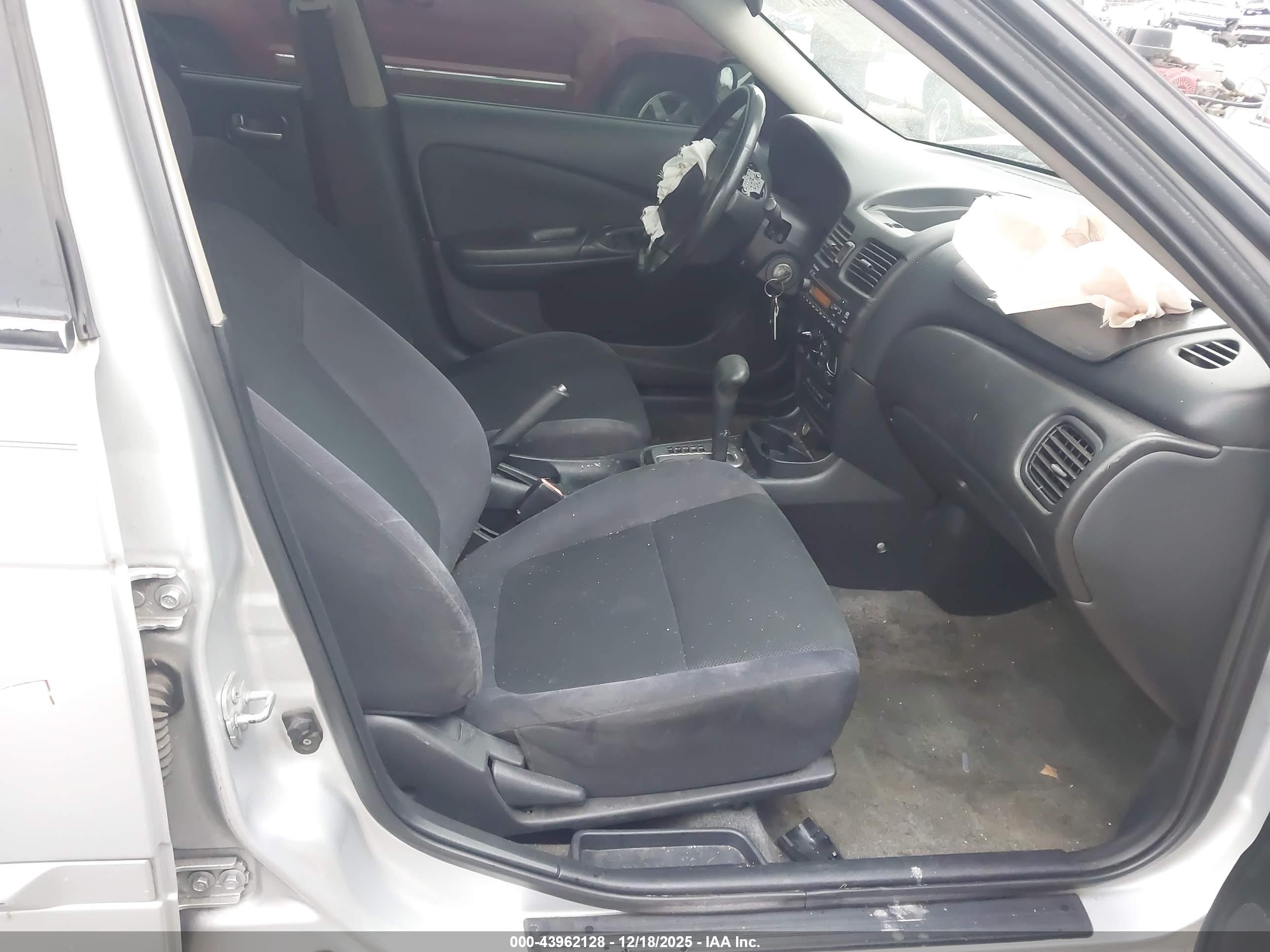 NISSAN SENTRA image 5