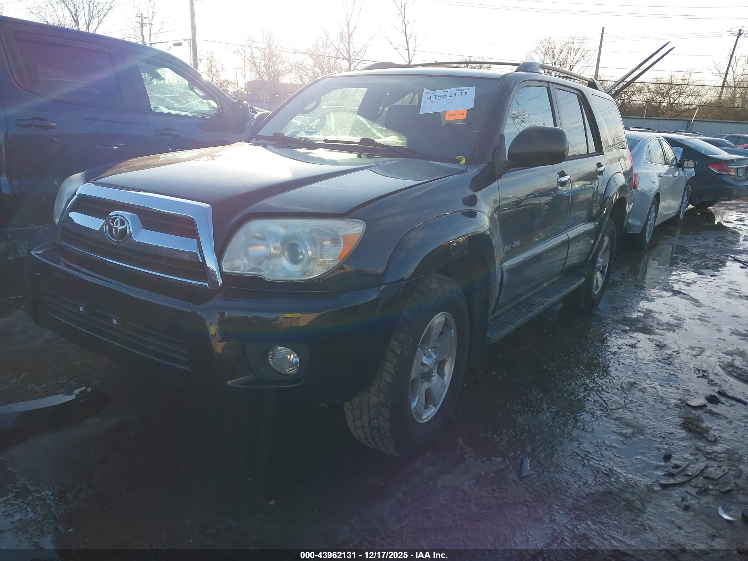 TOYOTA 4RUNNER image 2