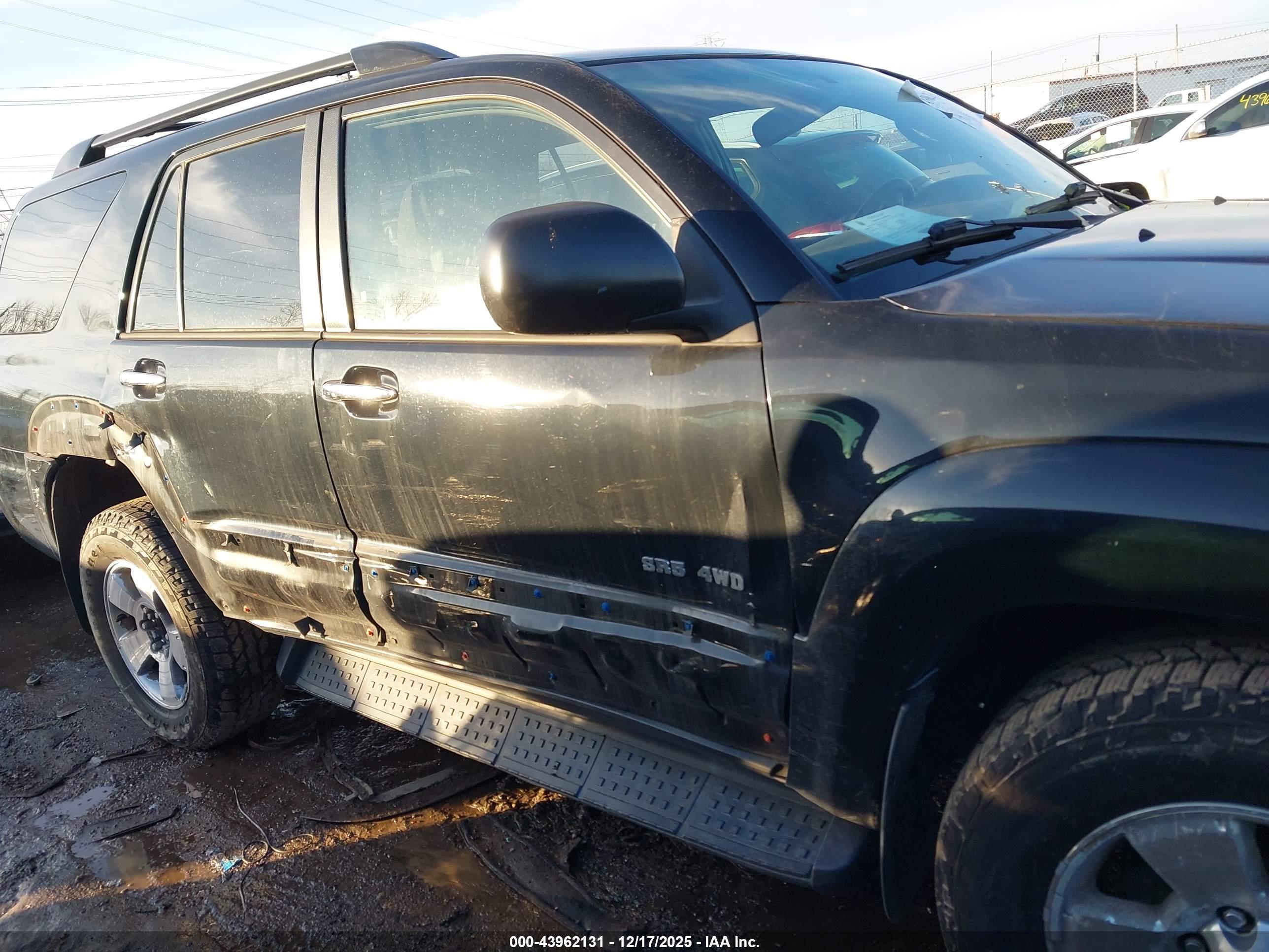TOYOTA 4RUNNER image 6