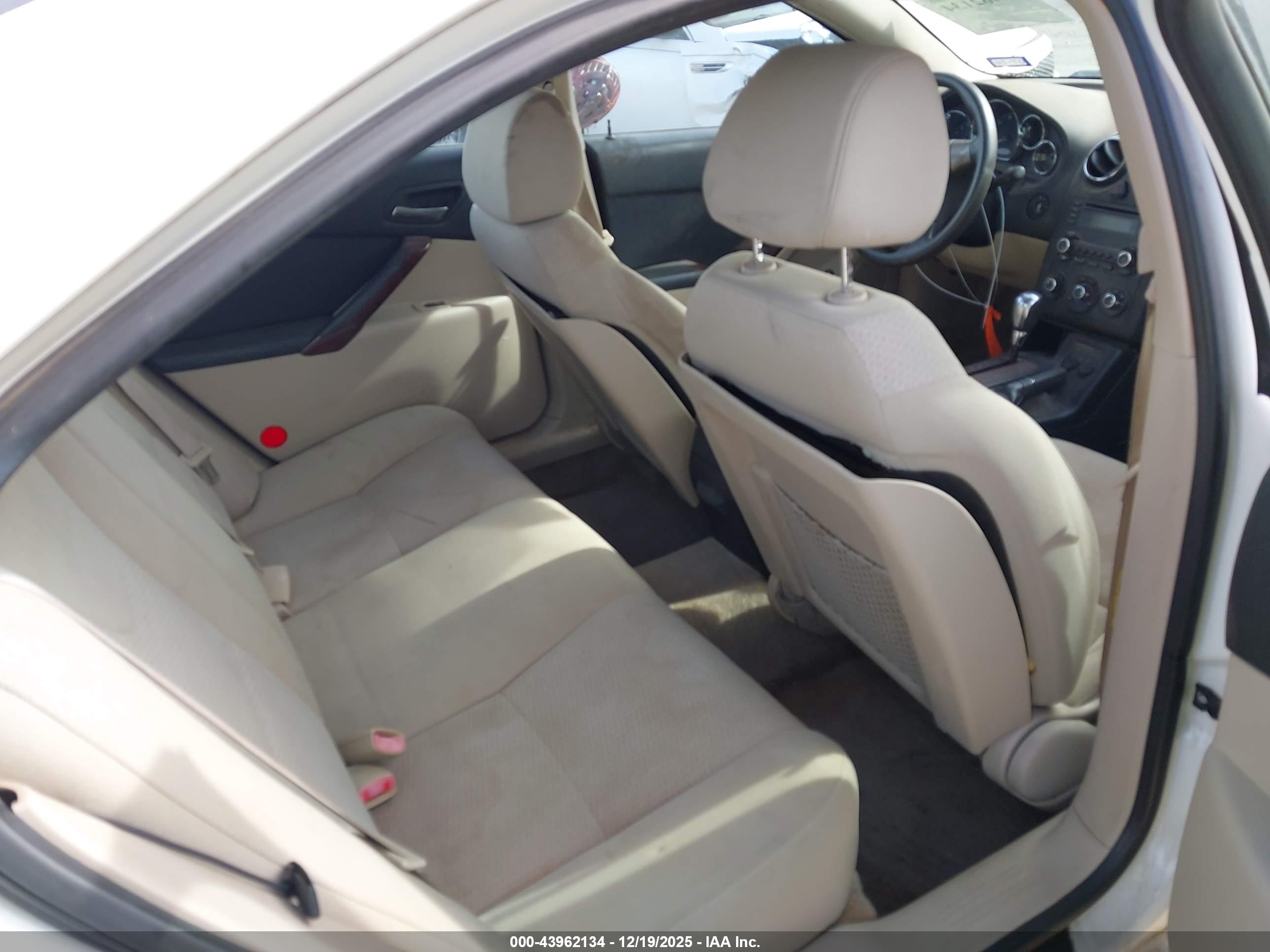 PONTIAC G6 image 8