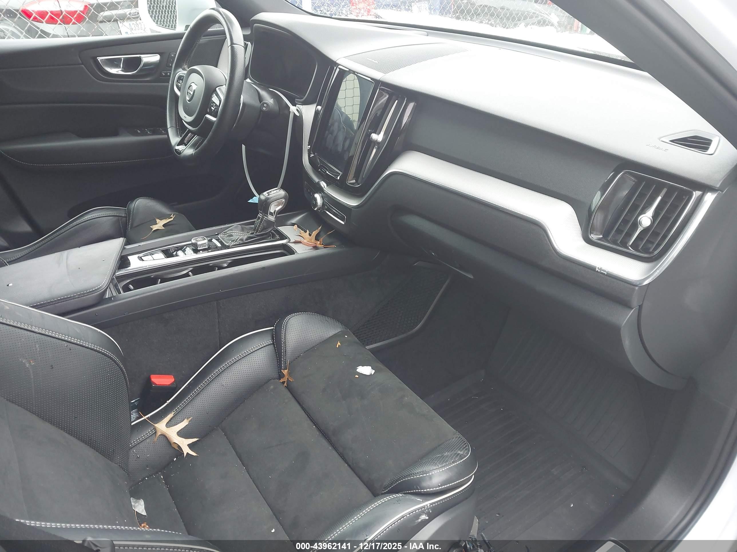 VOLVO XC60 image 5