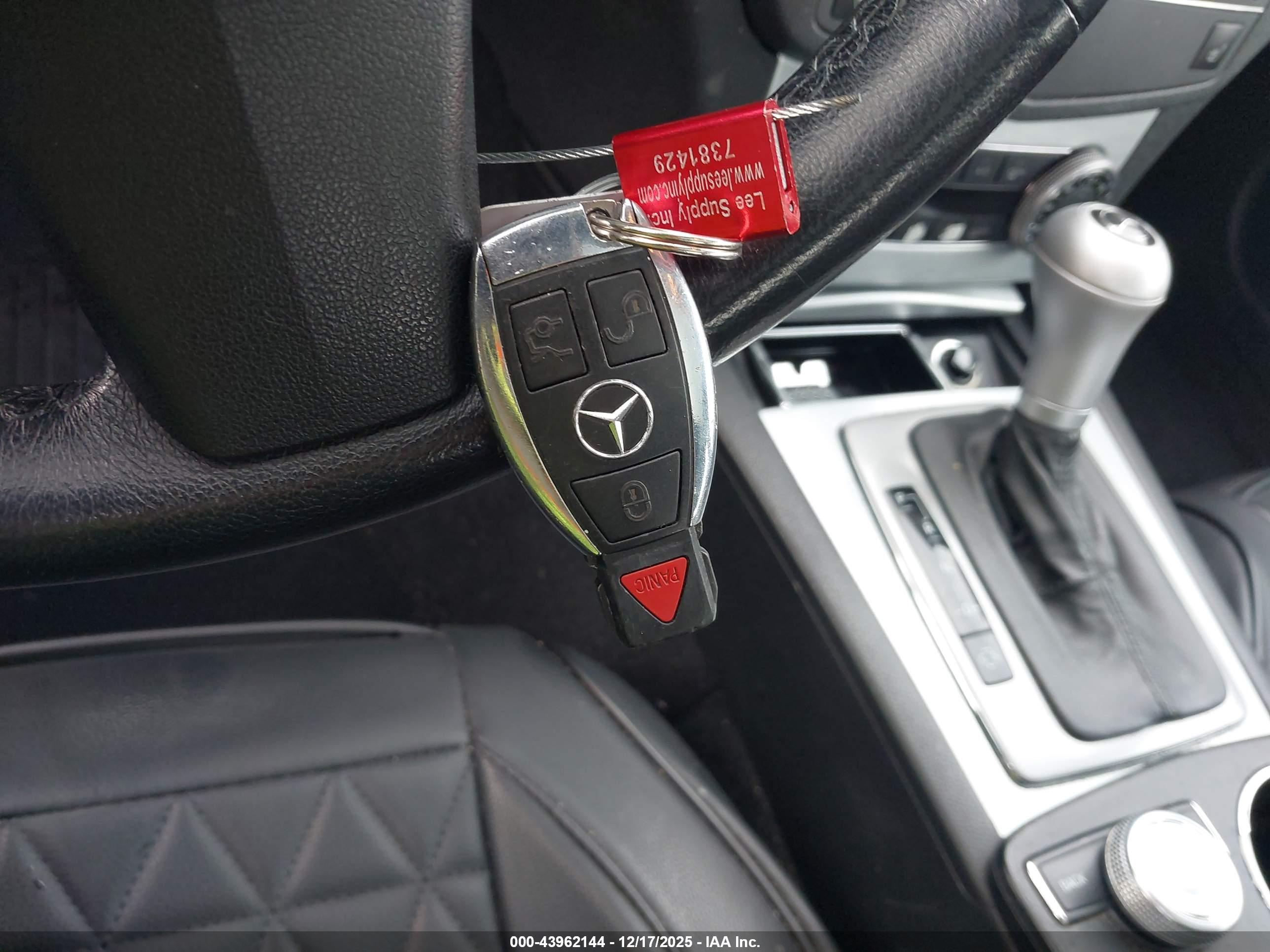 MERCEDES-BENZ C image 11