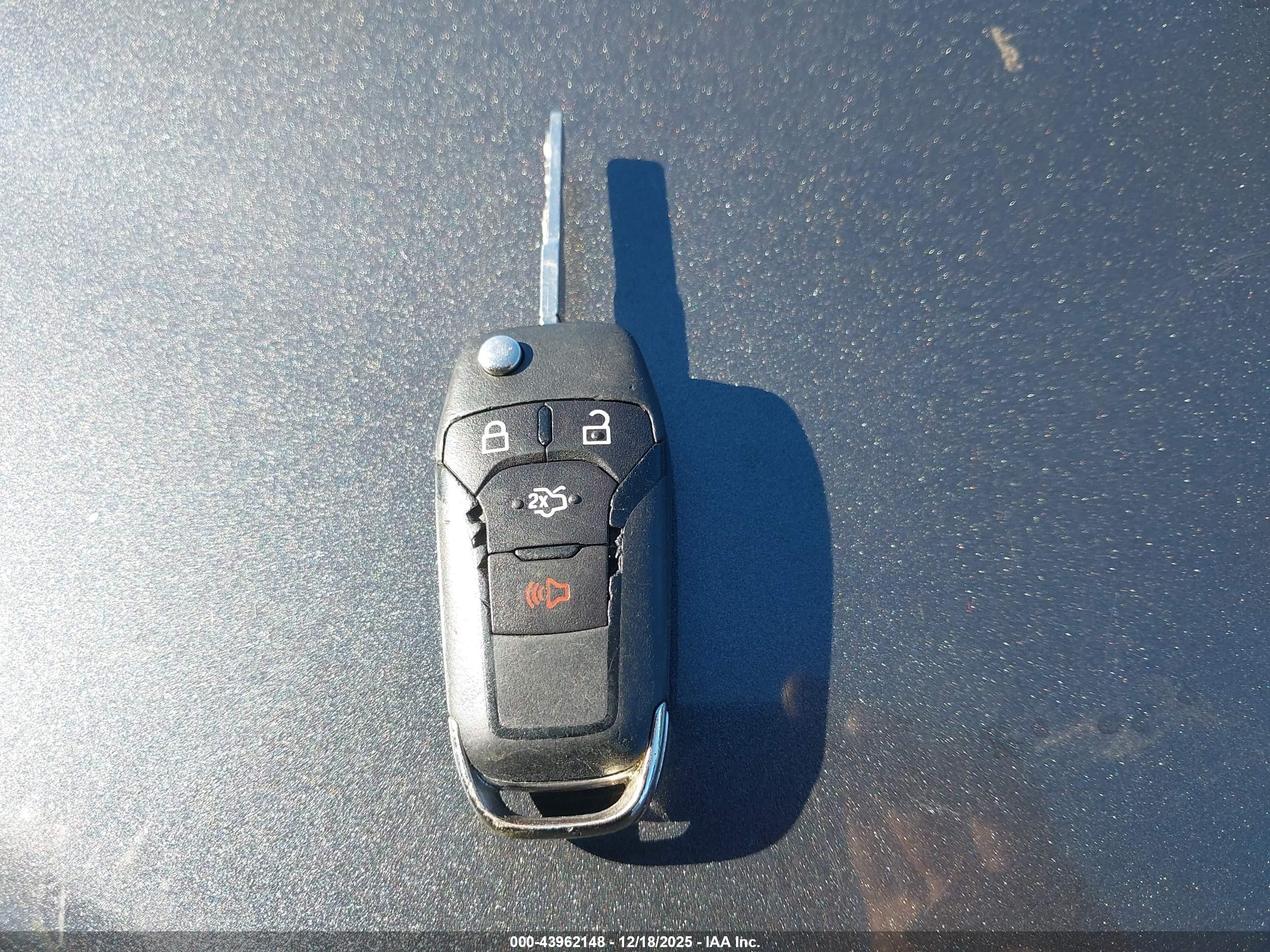 FORD FUSION image 11