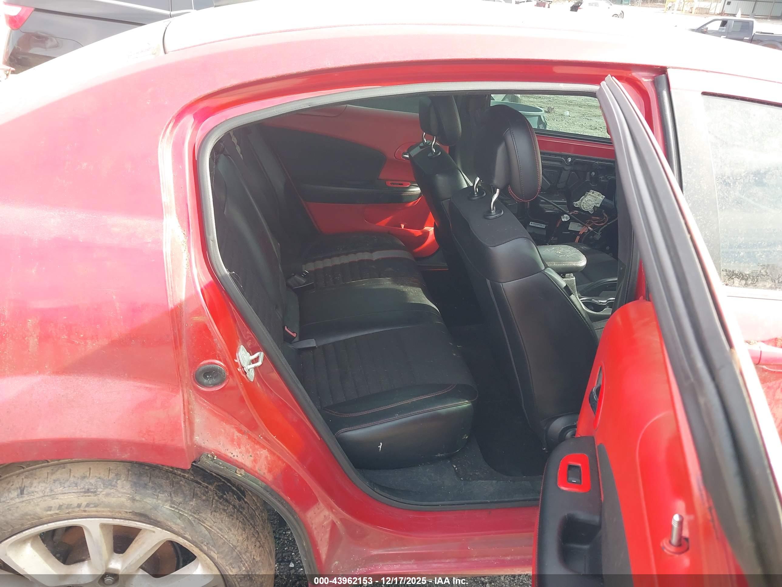 DODGE AVENGER image 8