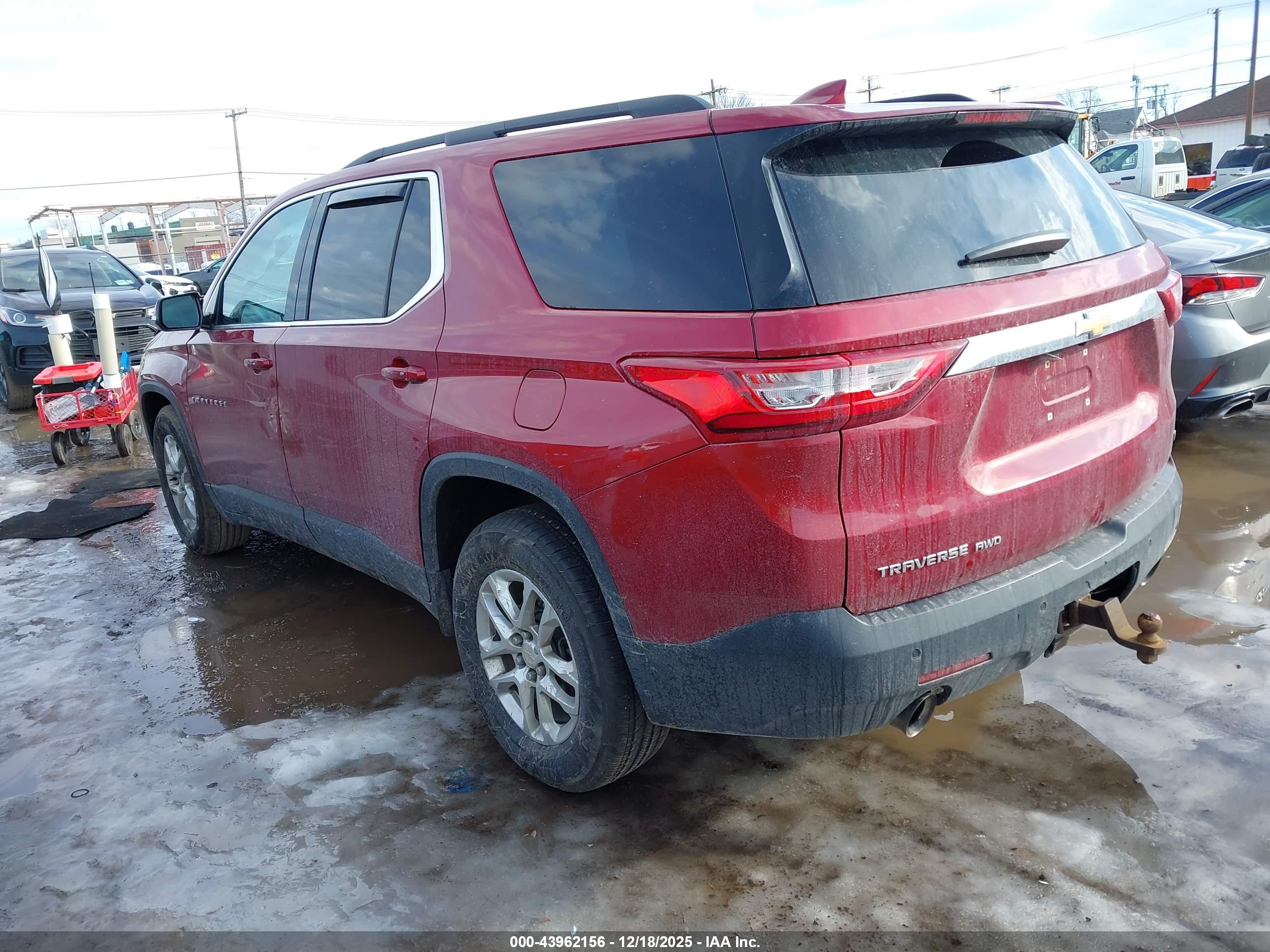 CHEVROLET TRAVERSE image 3