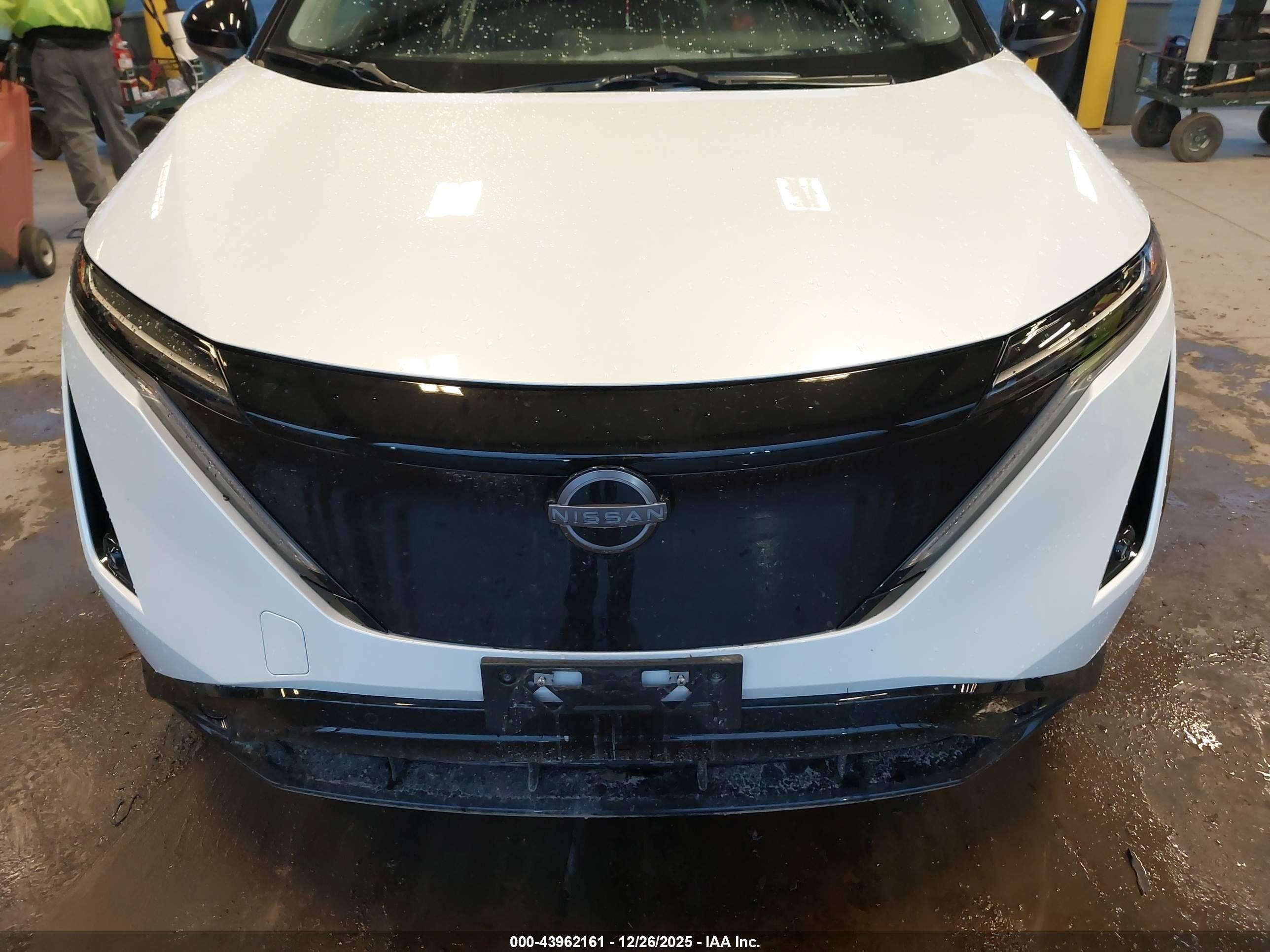 NISSAN ARIYA image 6