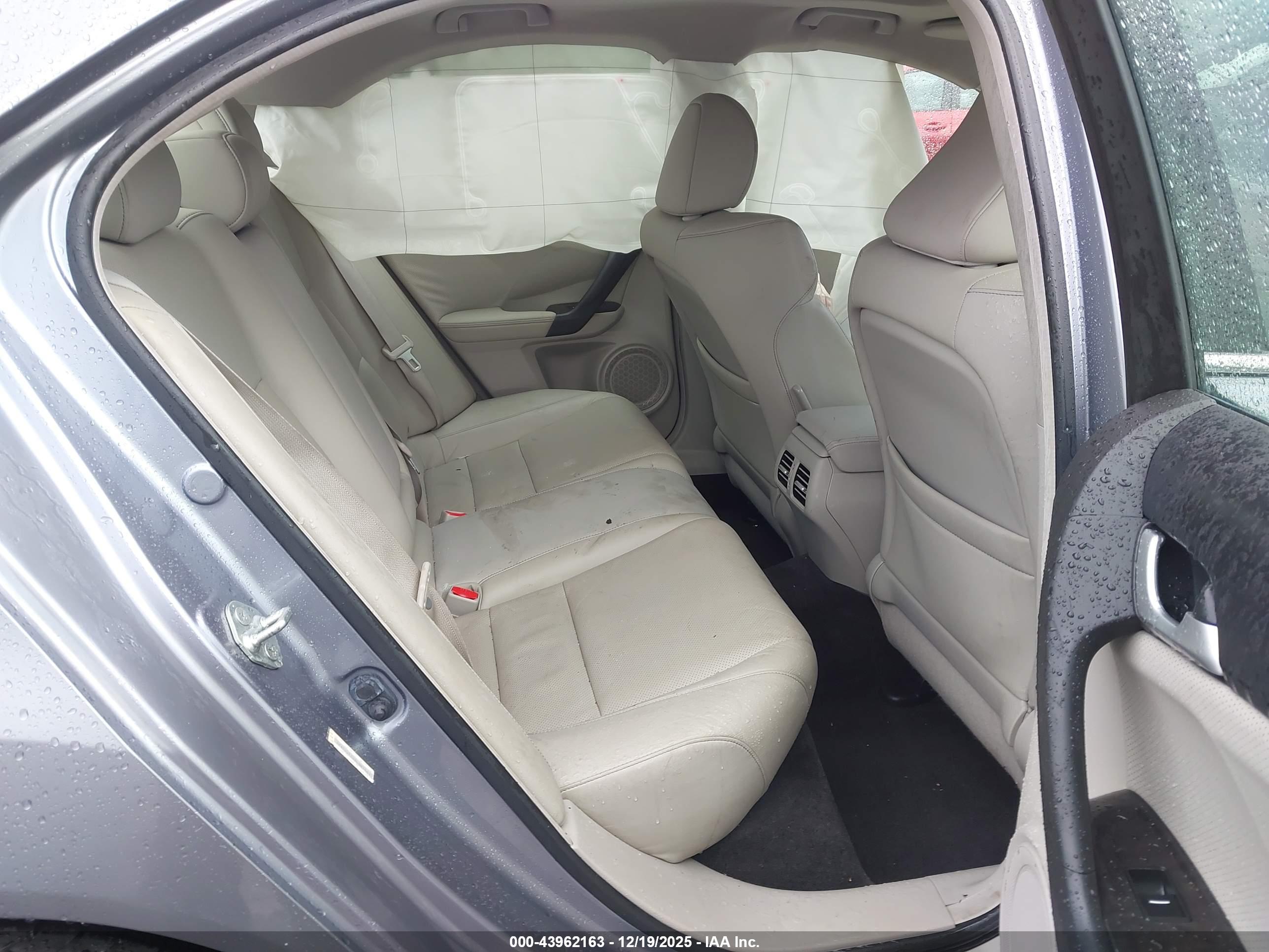 ACURA TSX image 8