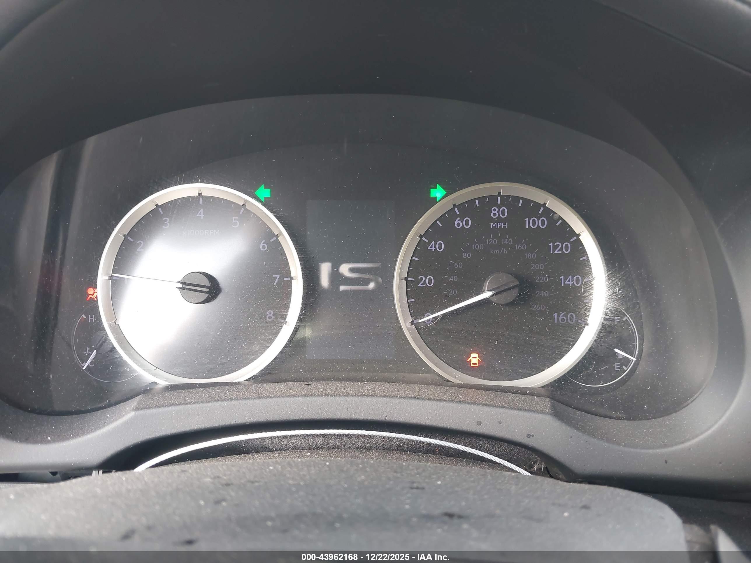 LEXUS IS image 7