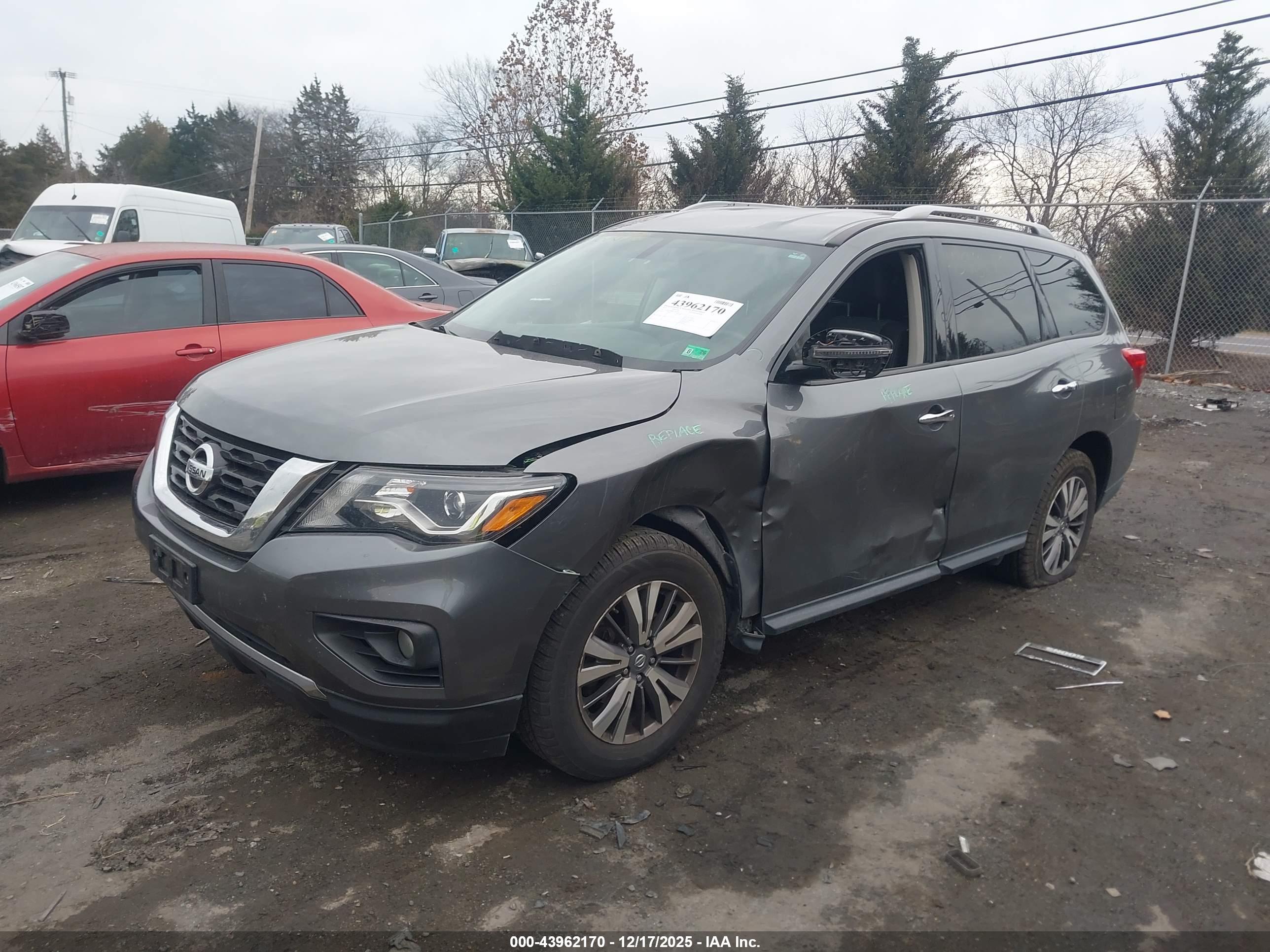 NISSAN PATHFINDER image 2