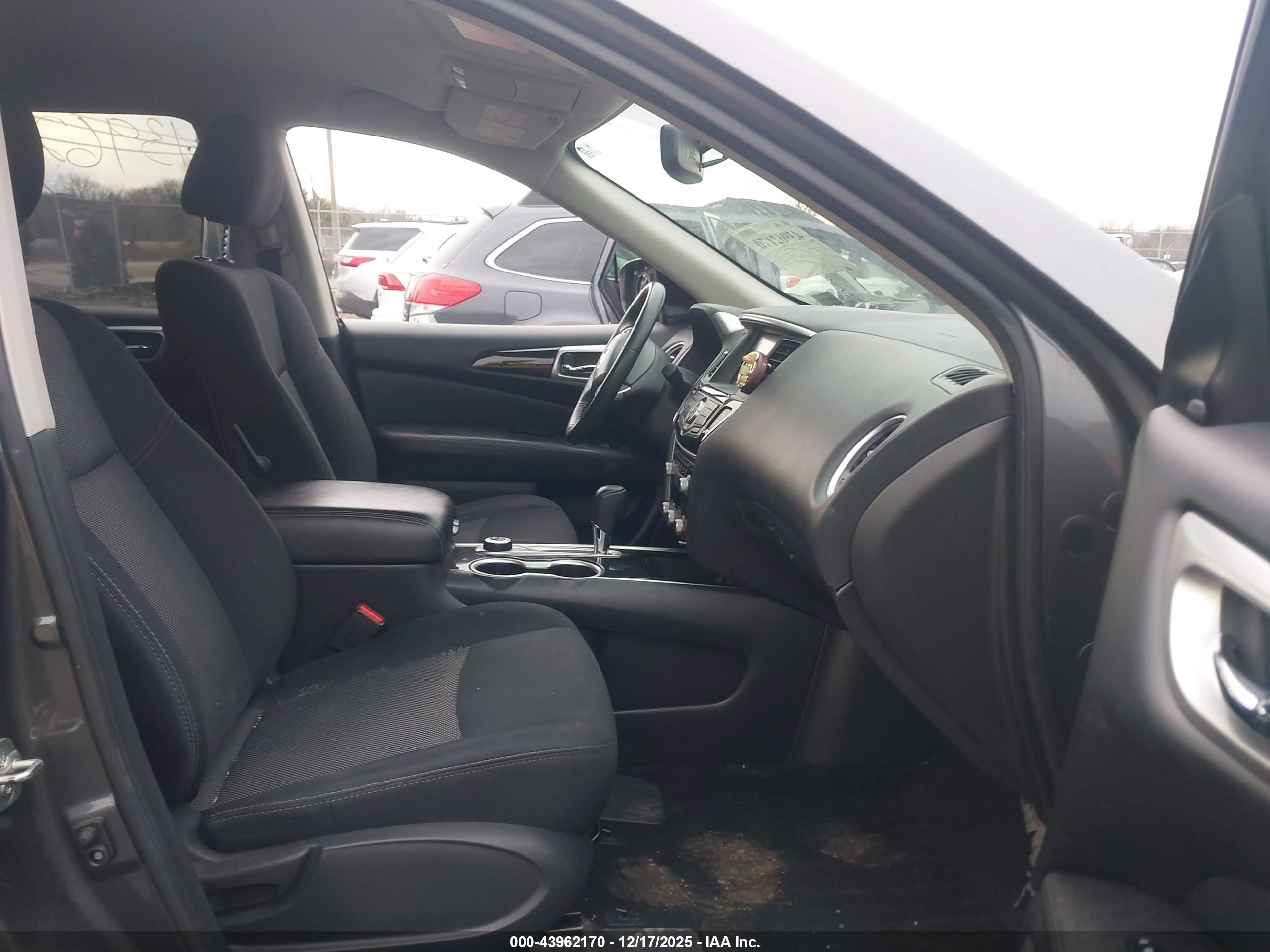 NISSAN PATHFINDER image 5