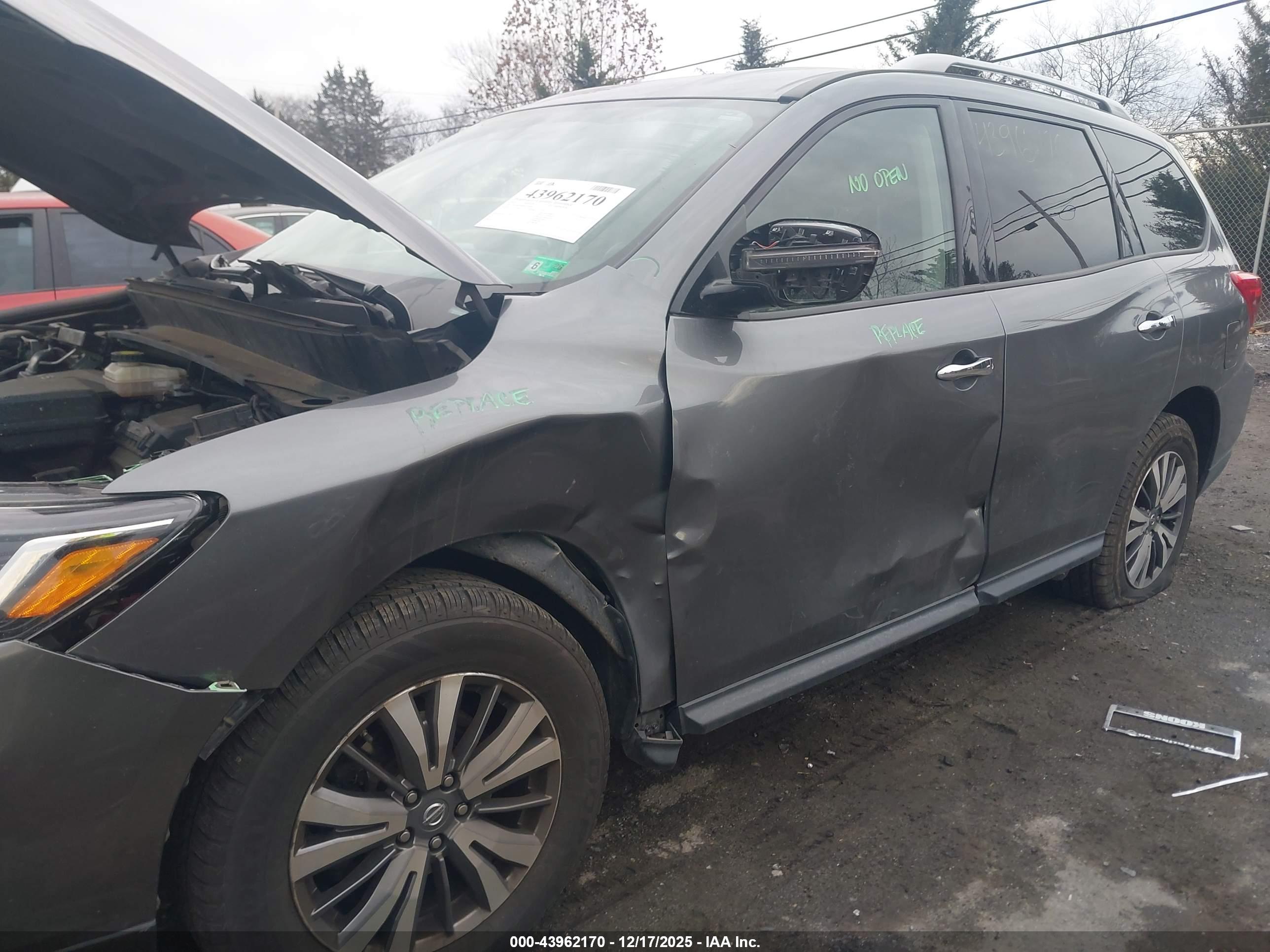 NISSAN PATHFINDER image 6