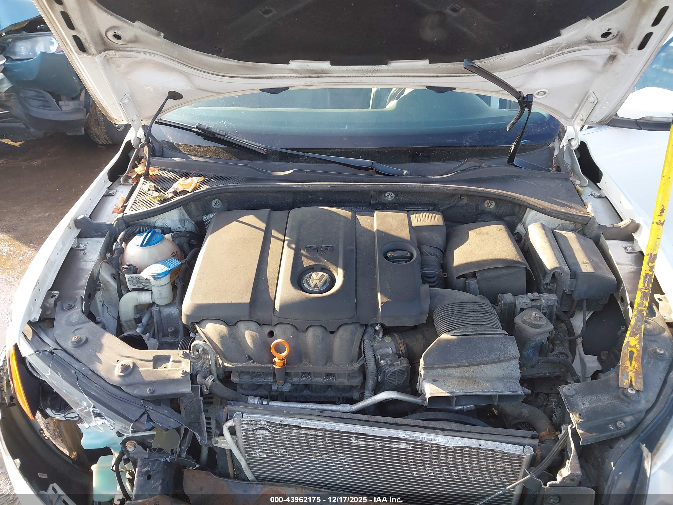 VOLKSWAGEN PASSAT image 10