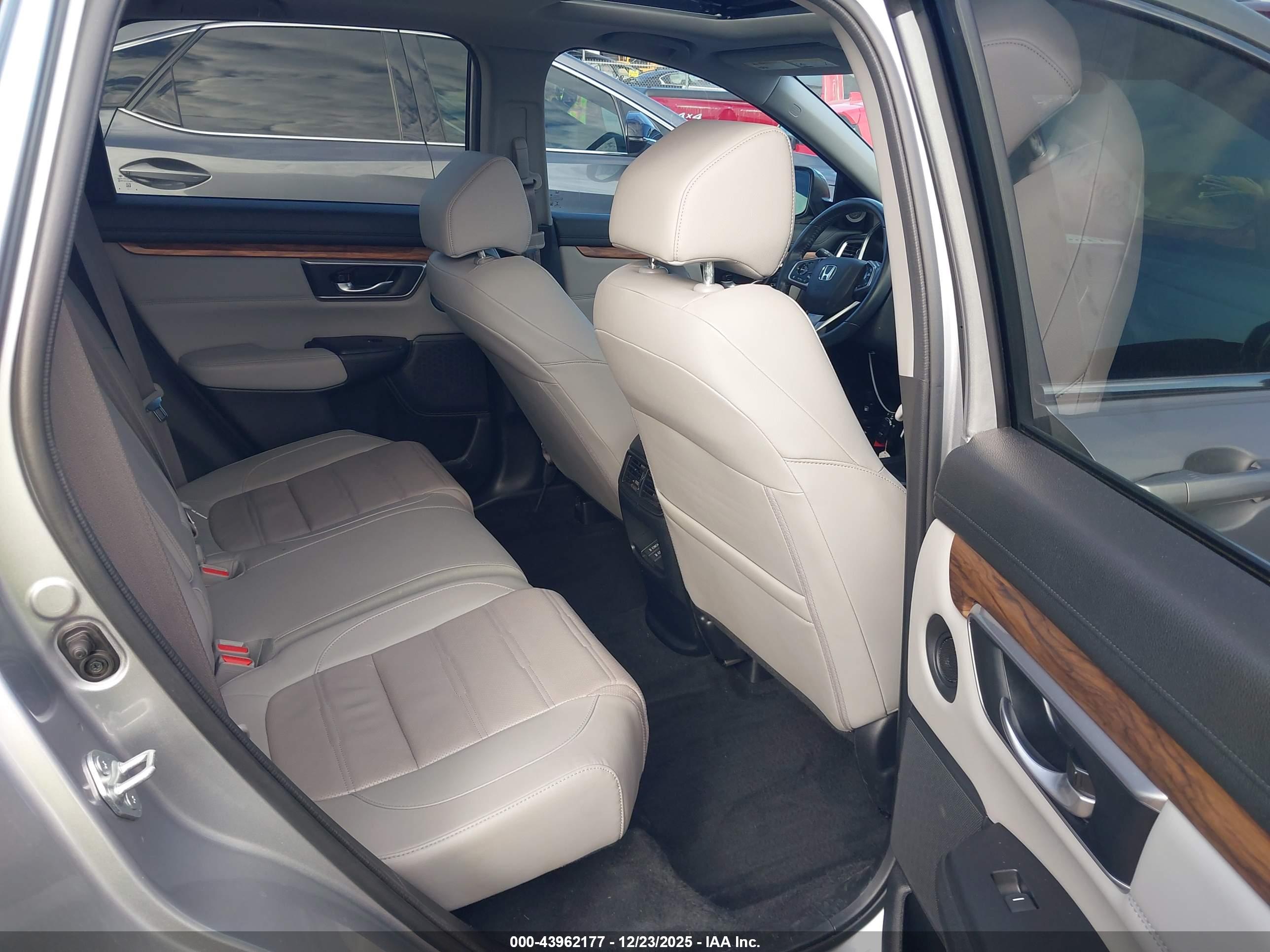 HONDA CR-V image 8