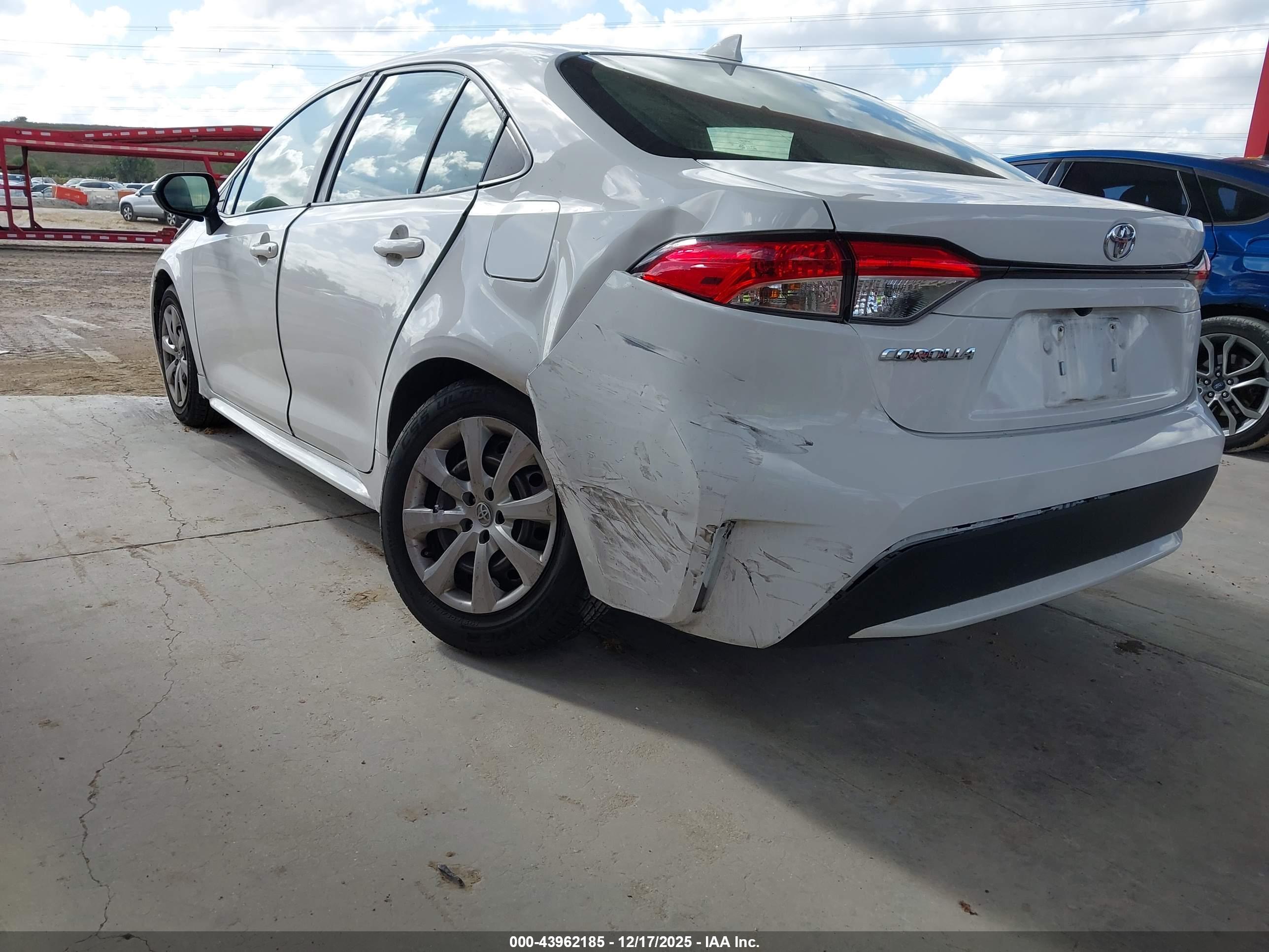TOYOTA COROLLA image 3