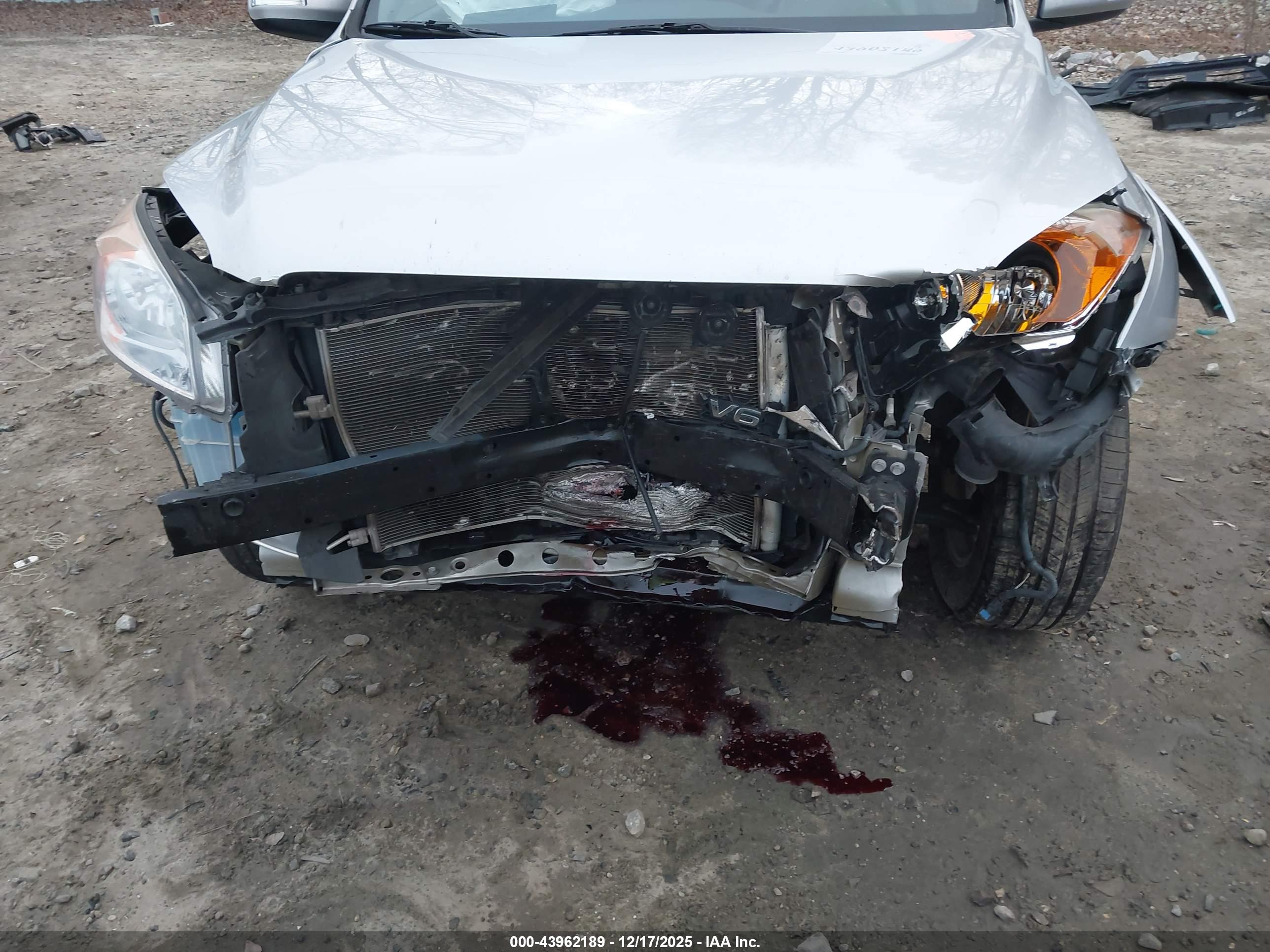 TOYOTA RAV4 image 6