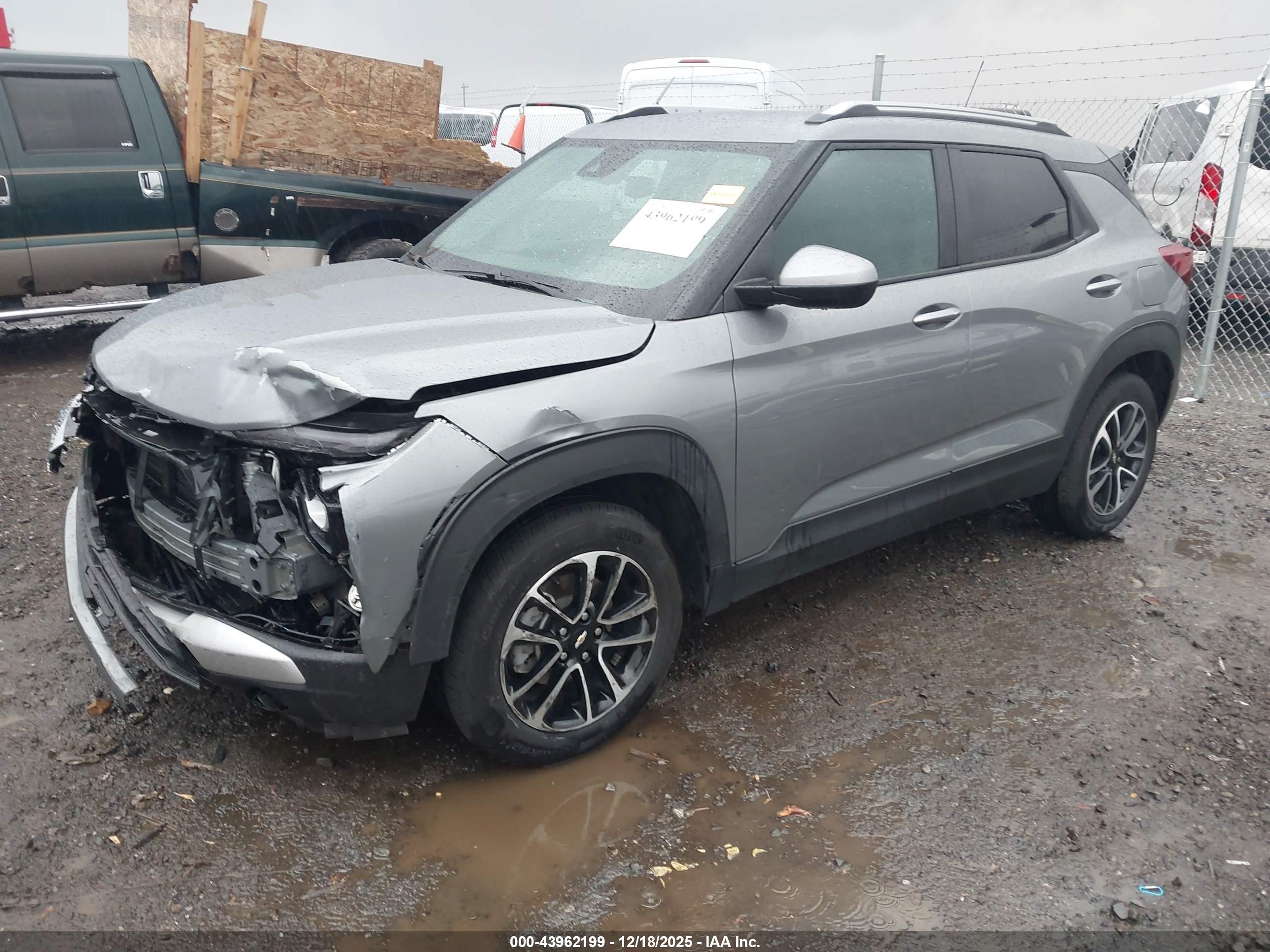 CHEVROLET TRAILBLAZER image 2