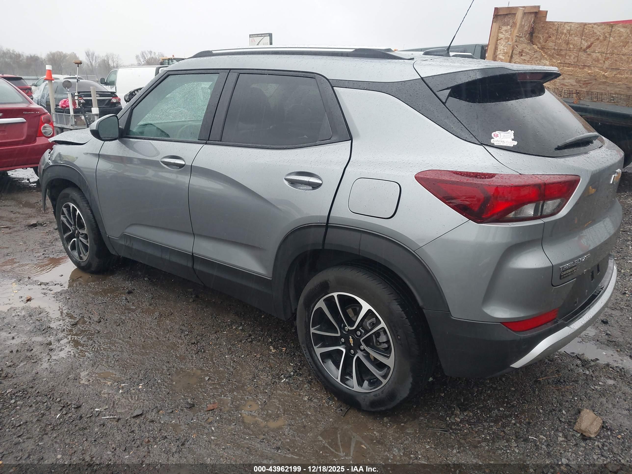 CHEVROLET TRAILBLAZER image 3