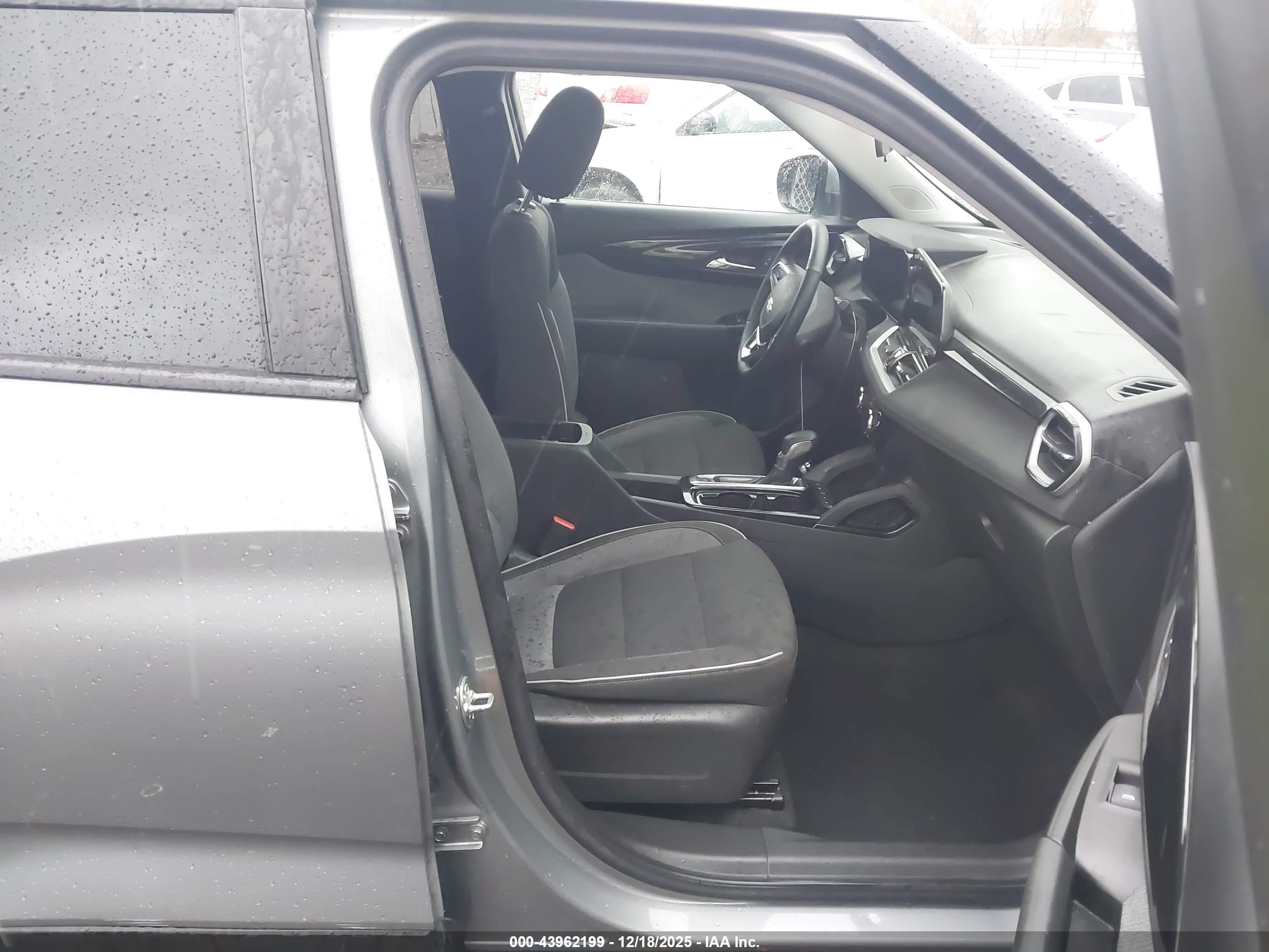 CHEVROLET TRAILBLAZER image 5