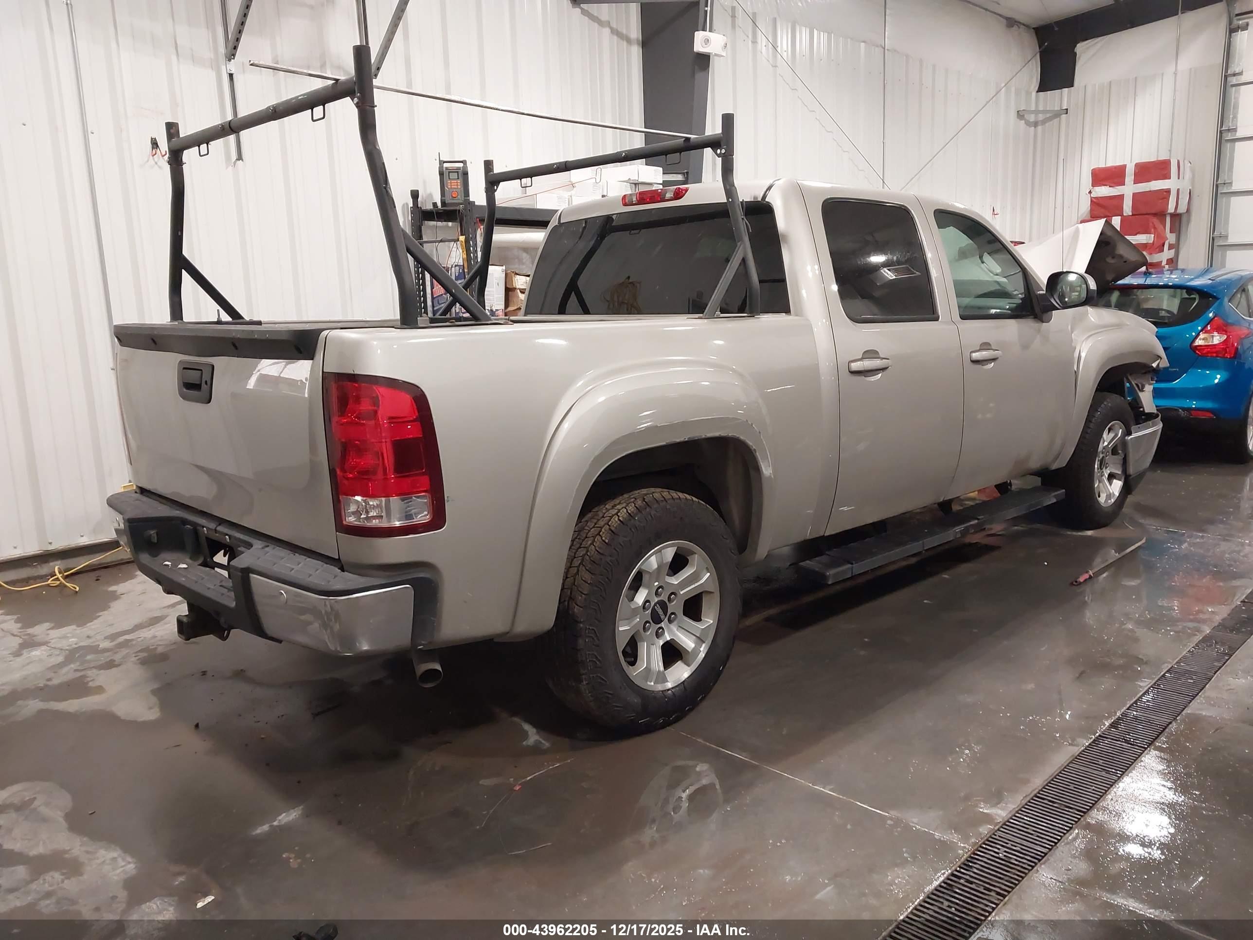 GMC SIERRA image 4