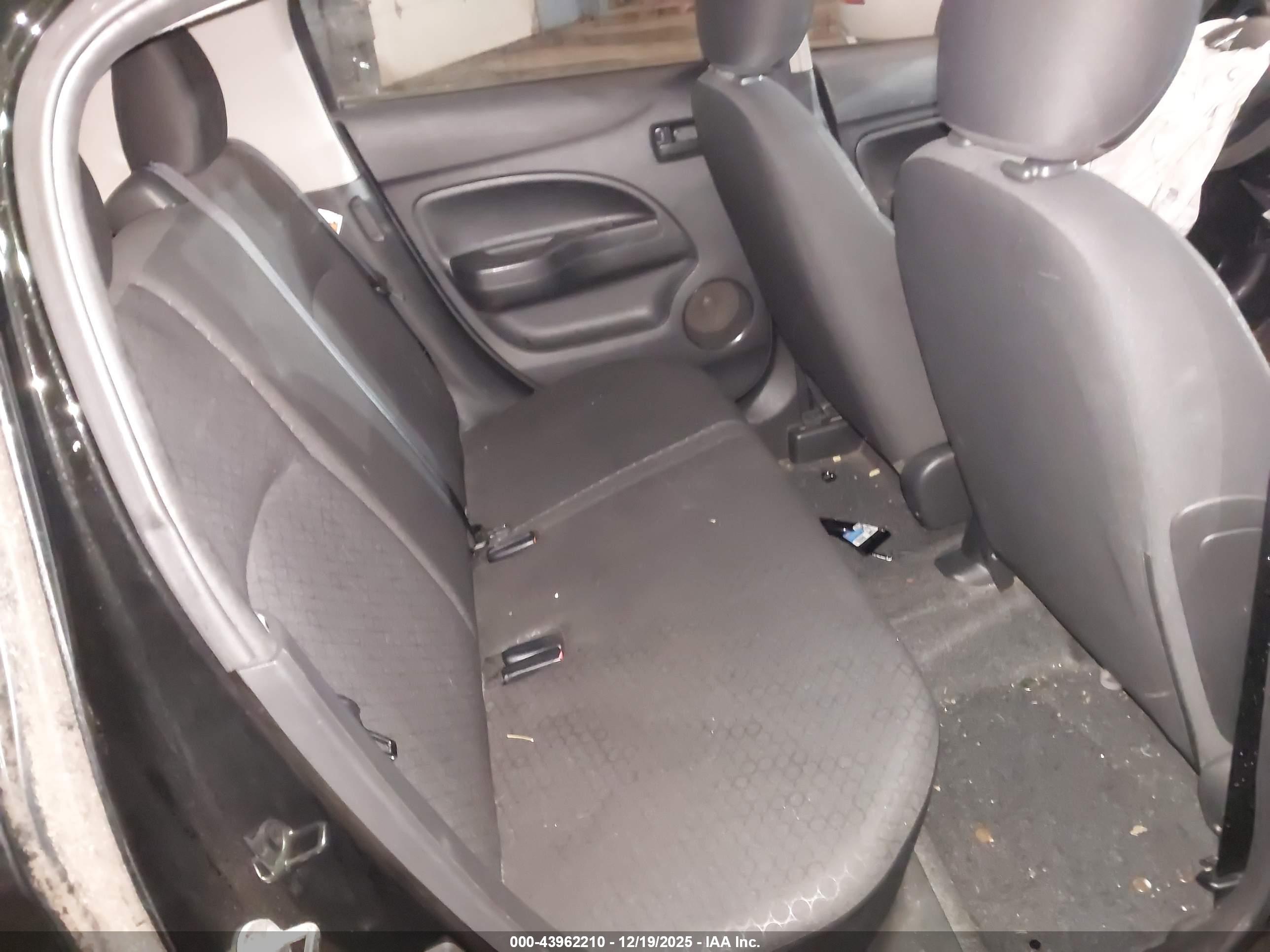 MITSUBISHI MIRAGE image 8