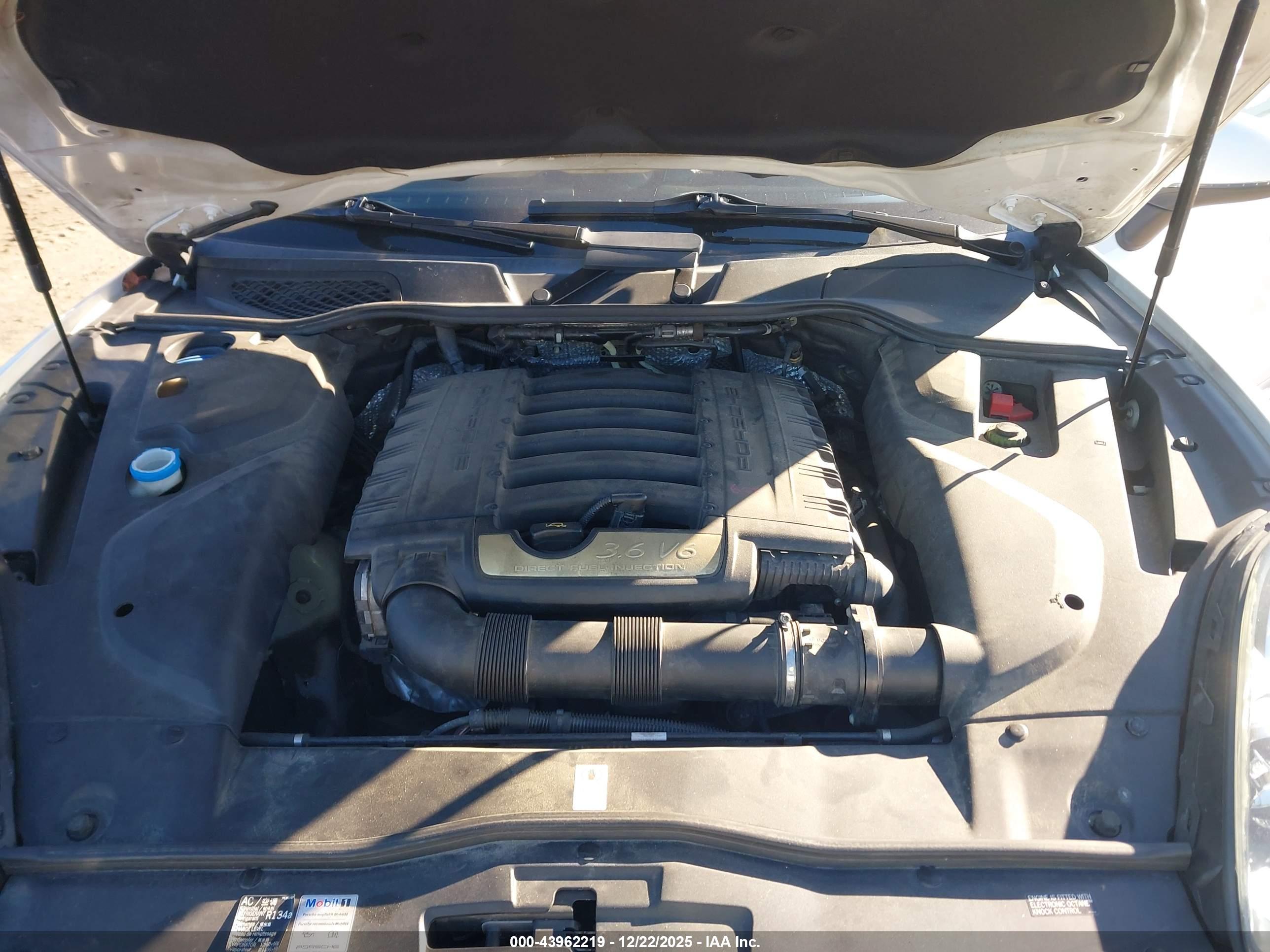 PORSCHE CAYENNE image 10
