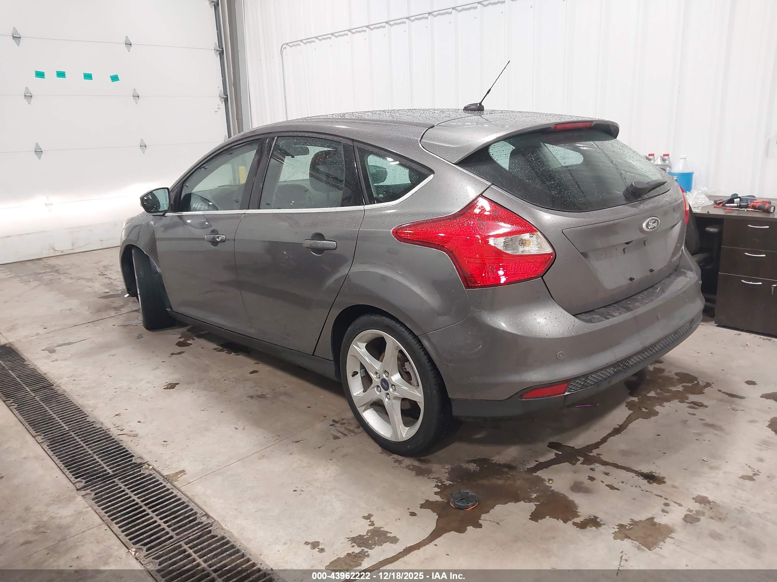 FORD FOCUS image 3