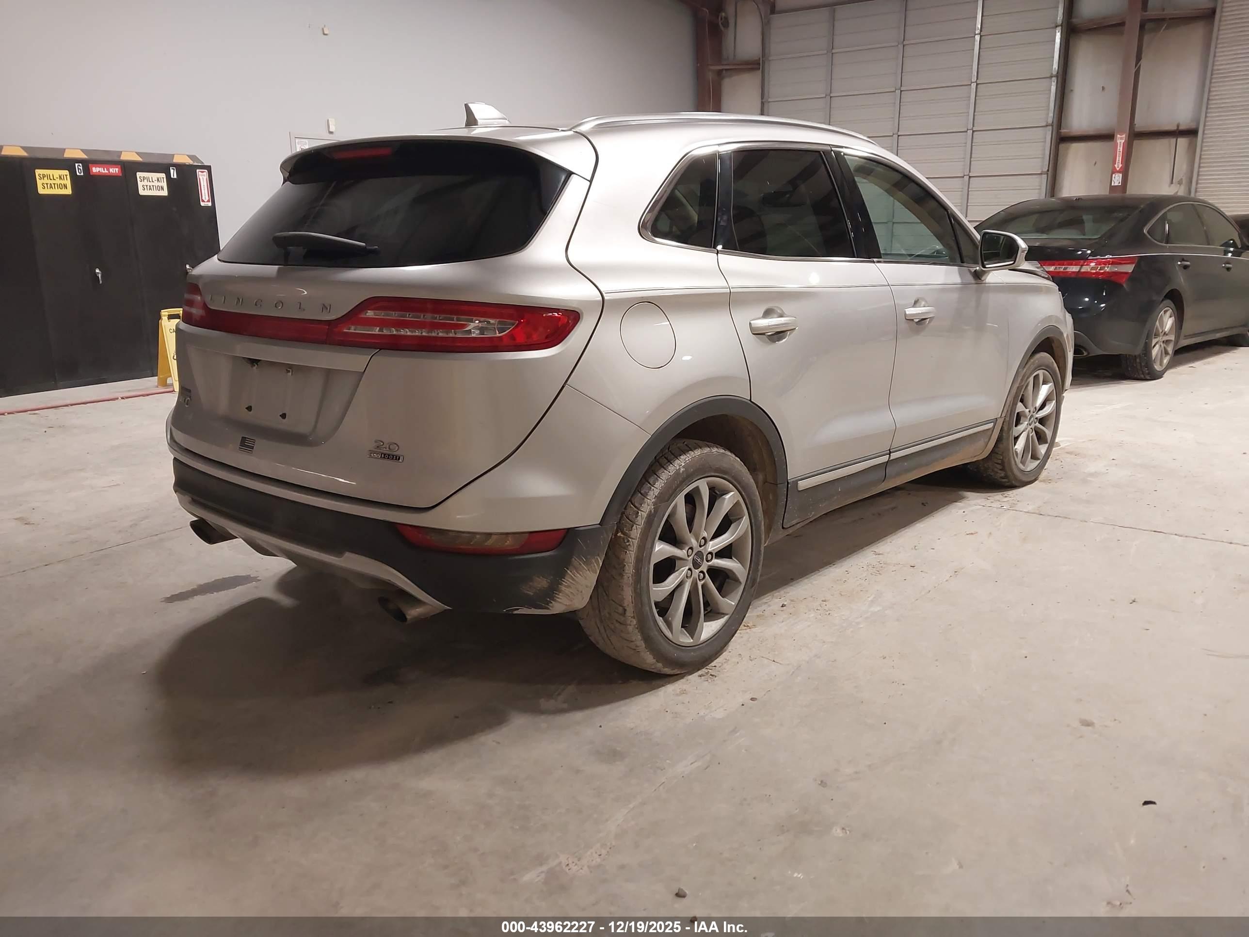 LINCOLN MKC image 4