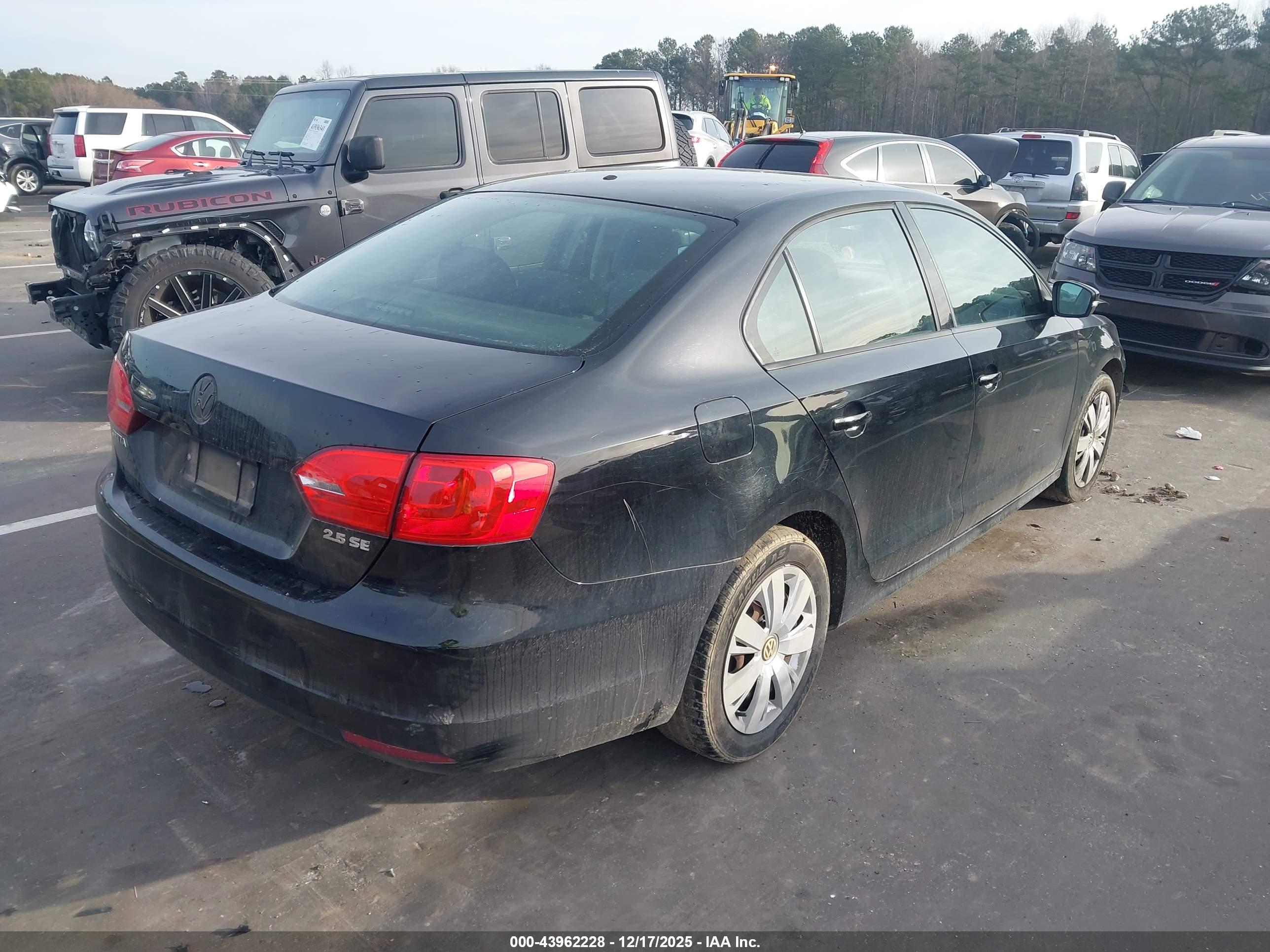VOLKSWAGEN JETTA image 4