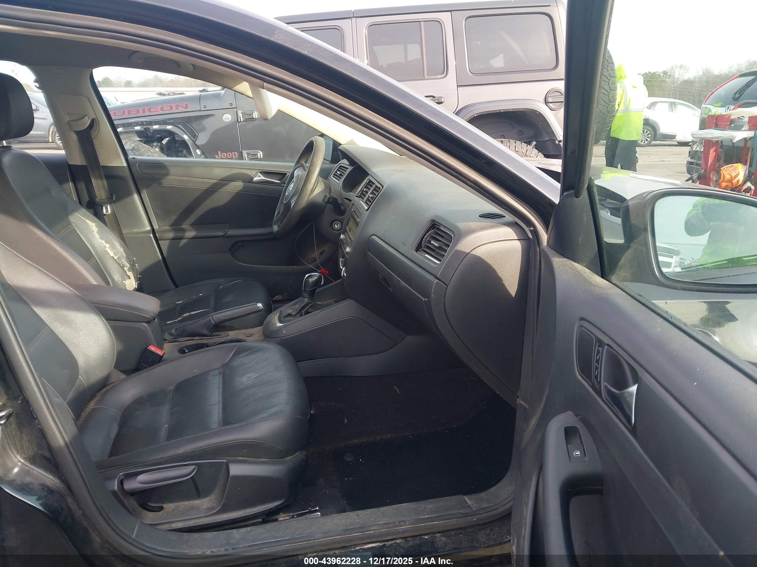 VOLKSWAGEN JETTA image 5