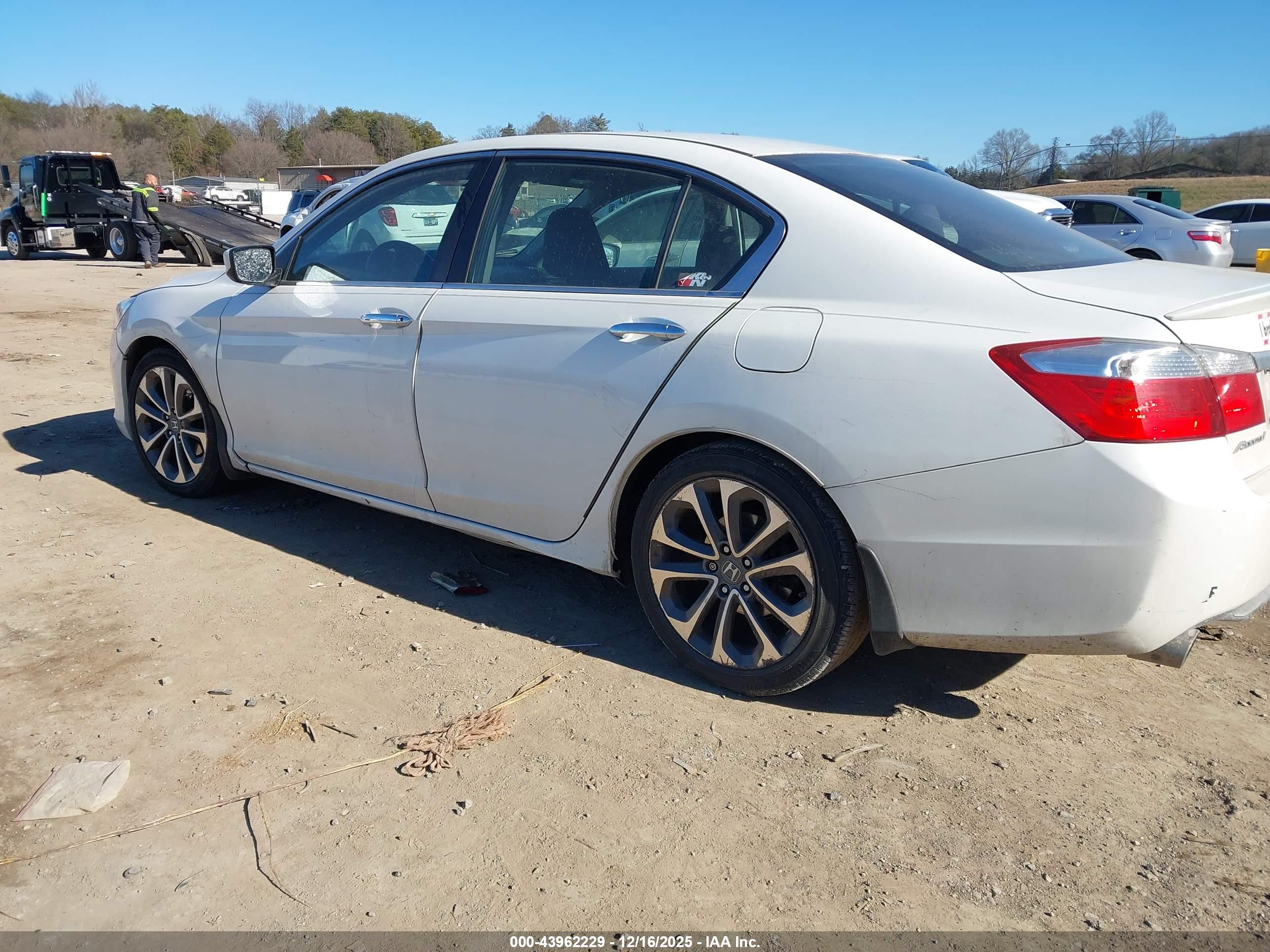 HONDA ACCORD image 3