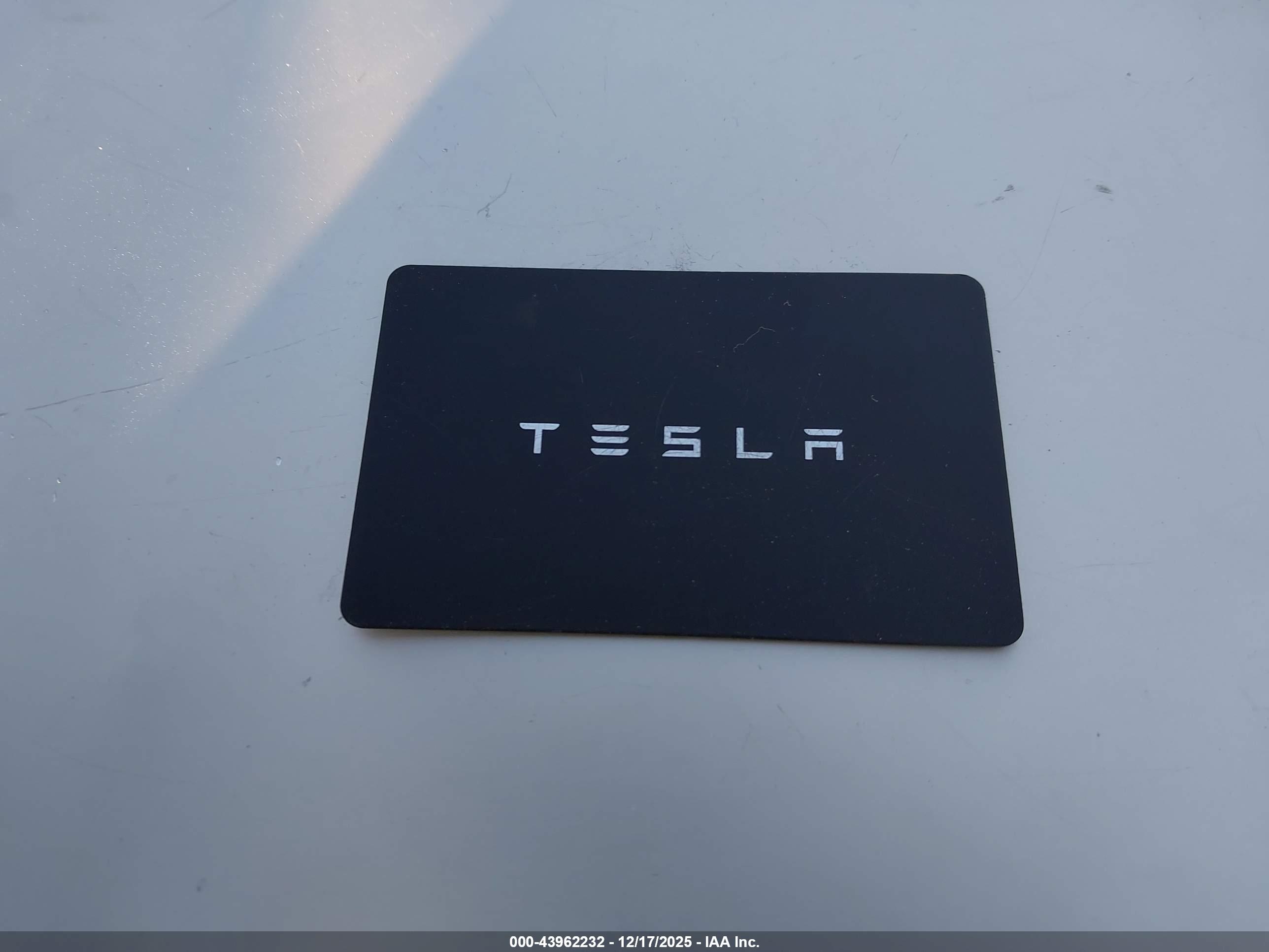 TESLA MODEL image 11