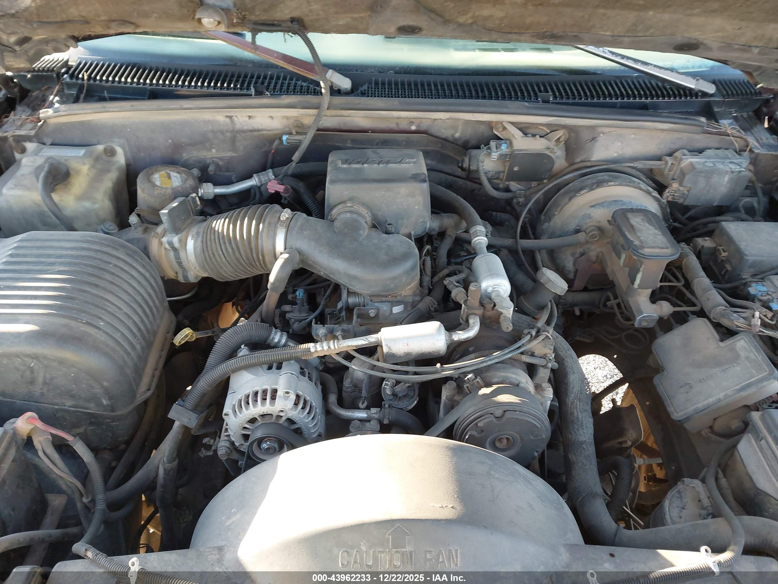 GMC SUBURBAN image 10