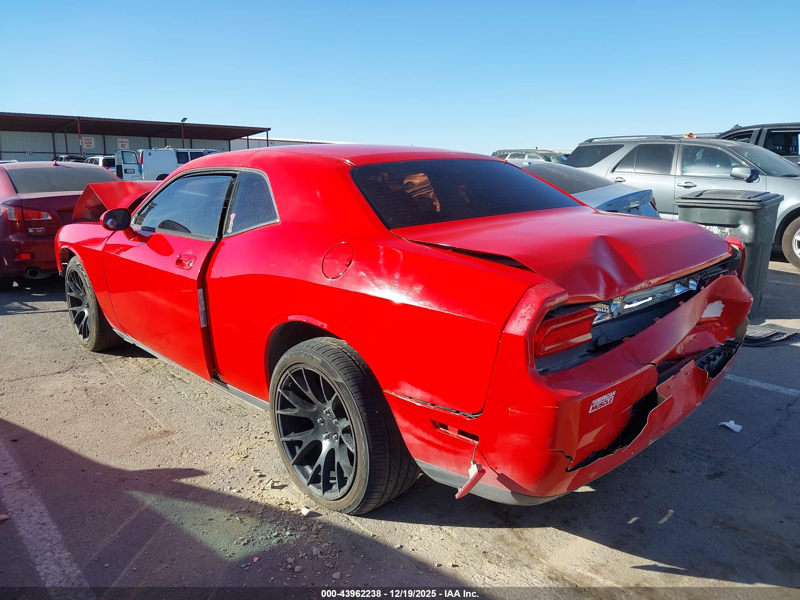 DODGE CHALLENGER image 3