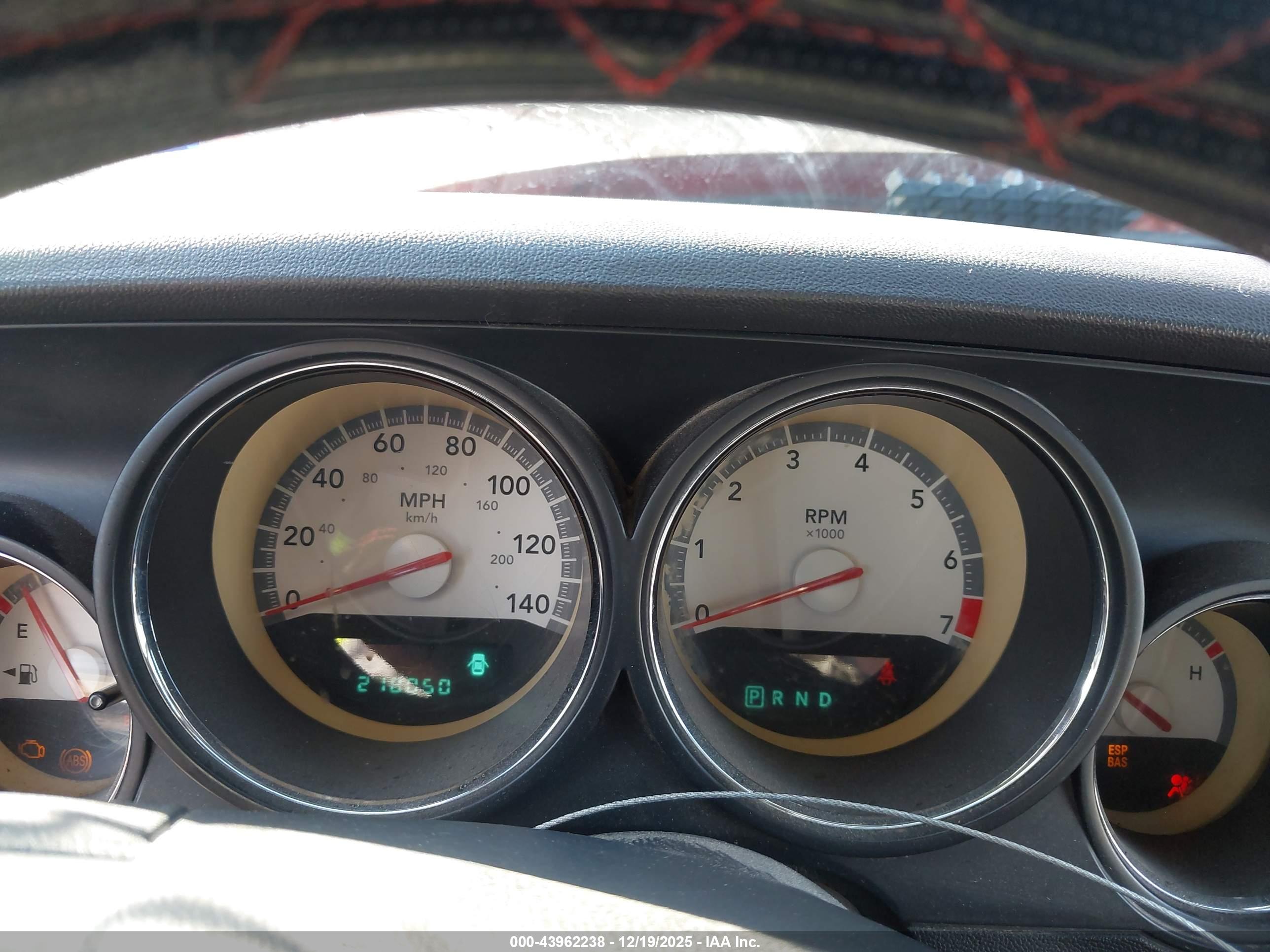 DODGE CHALLENGER image 7