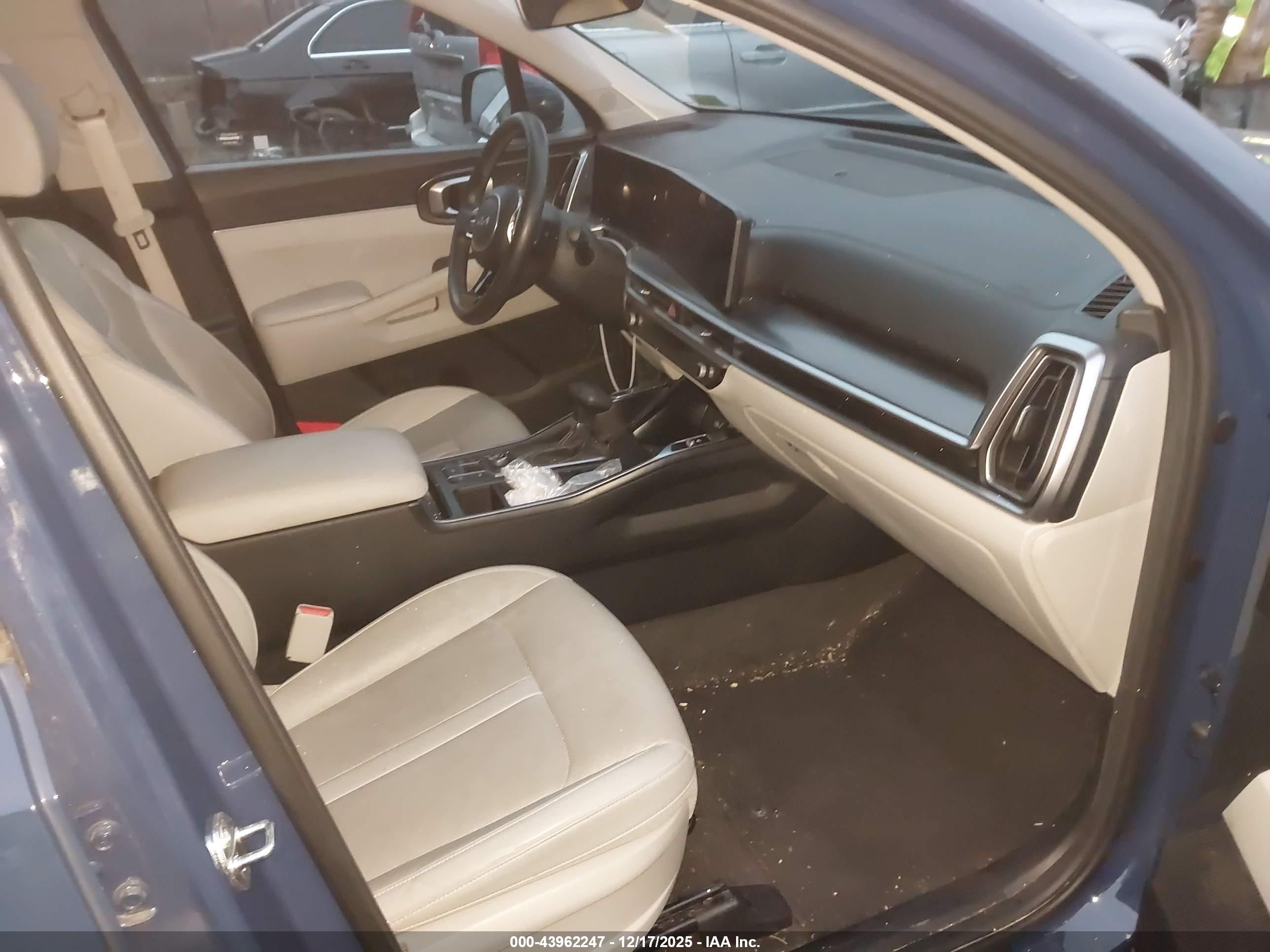 KIA SORENTO image 5